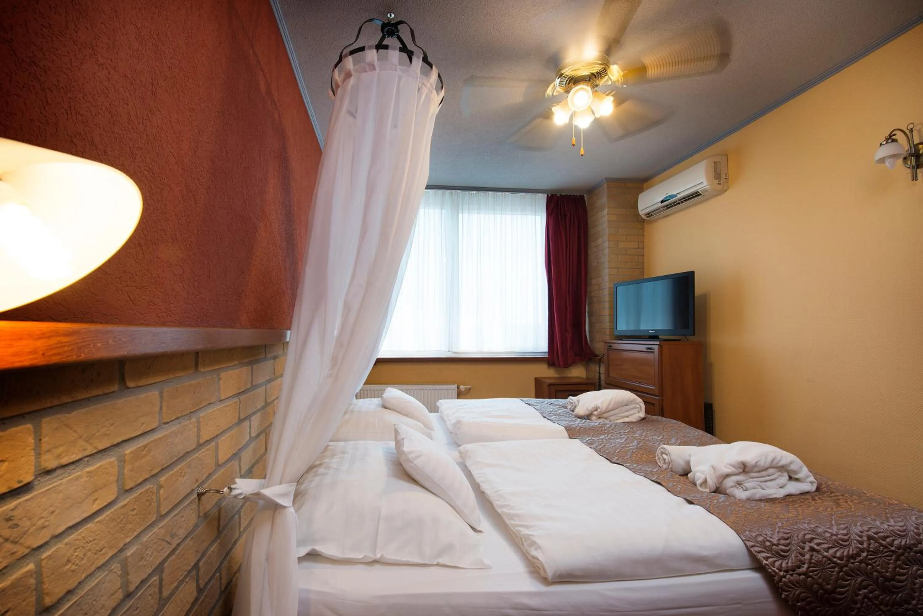 Photo of the whole room, Bed in Therma Nea Dunajská Streda