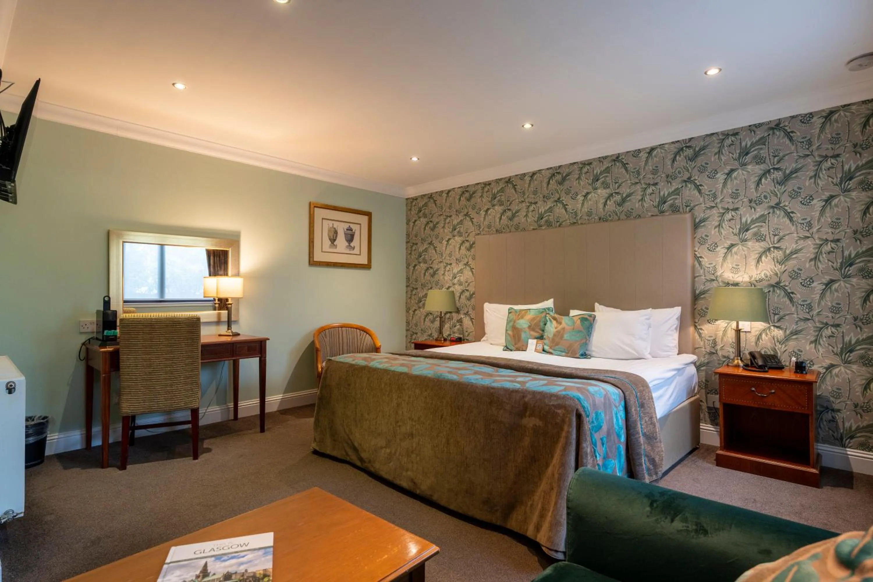 Bedroom, Bed in Sherbrooke Castle Hotel