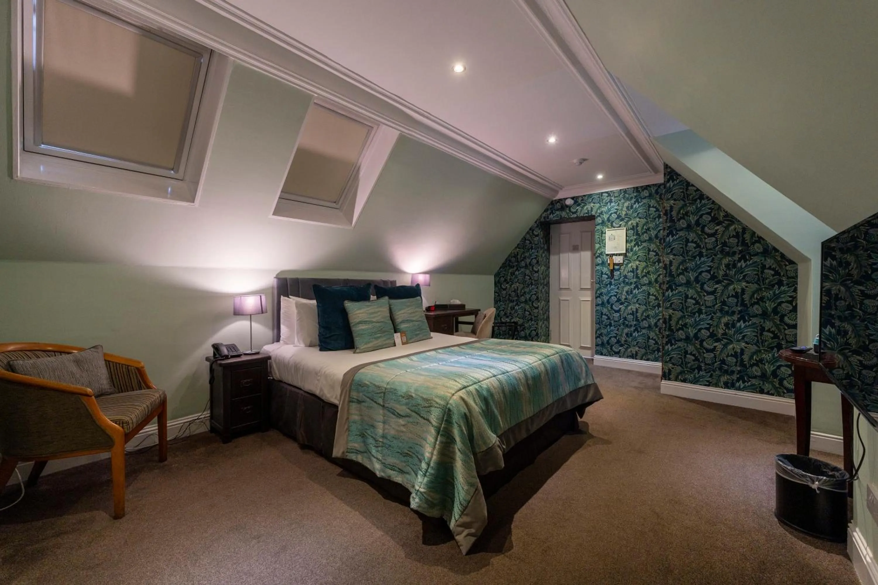 Bed in Sherbrooke Castle Hotel