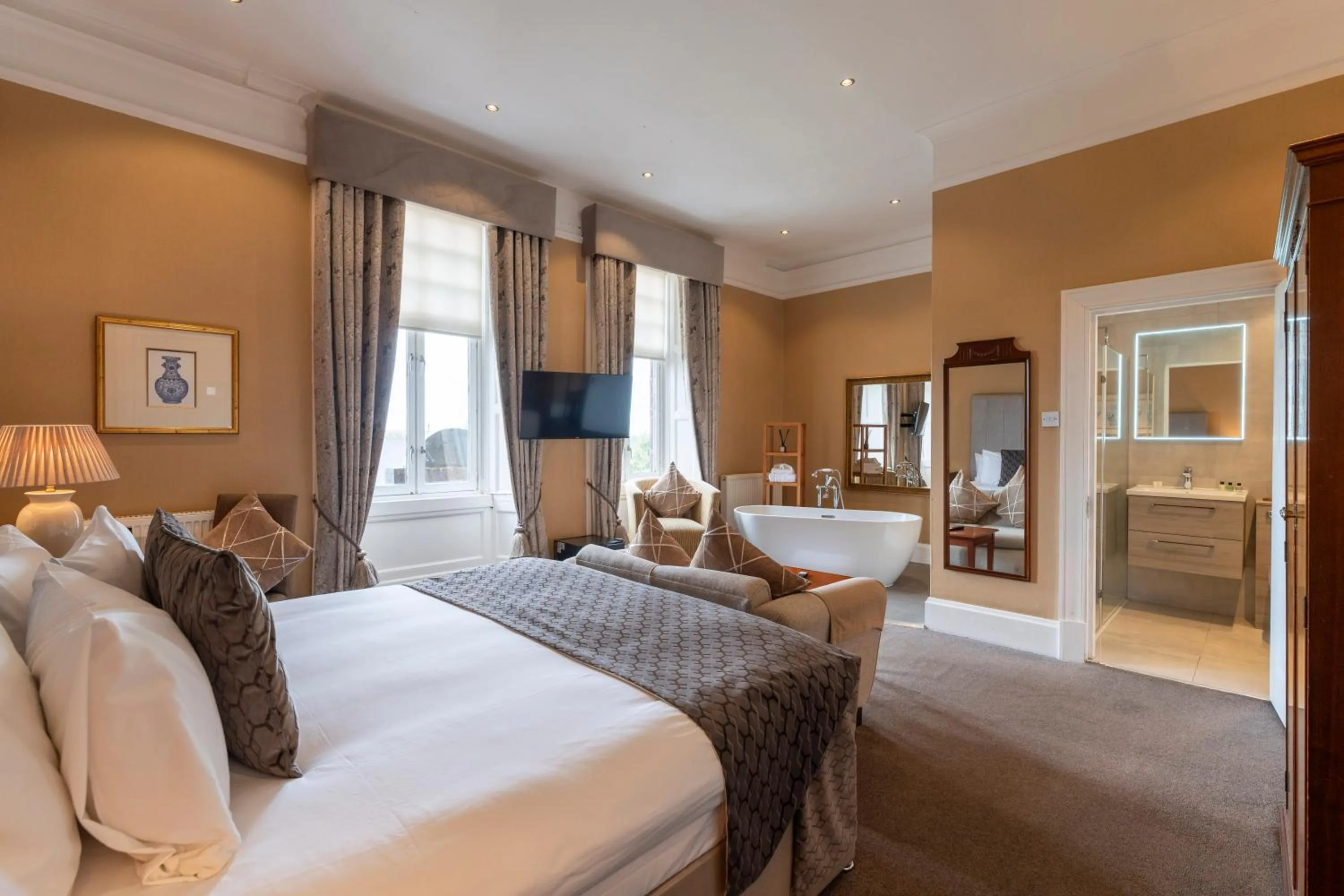 Bed in Sherbrooke Castle Hotel