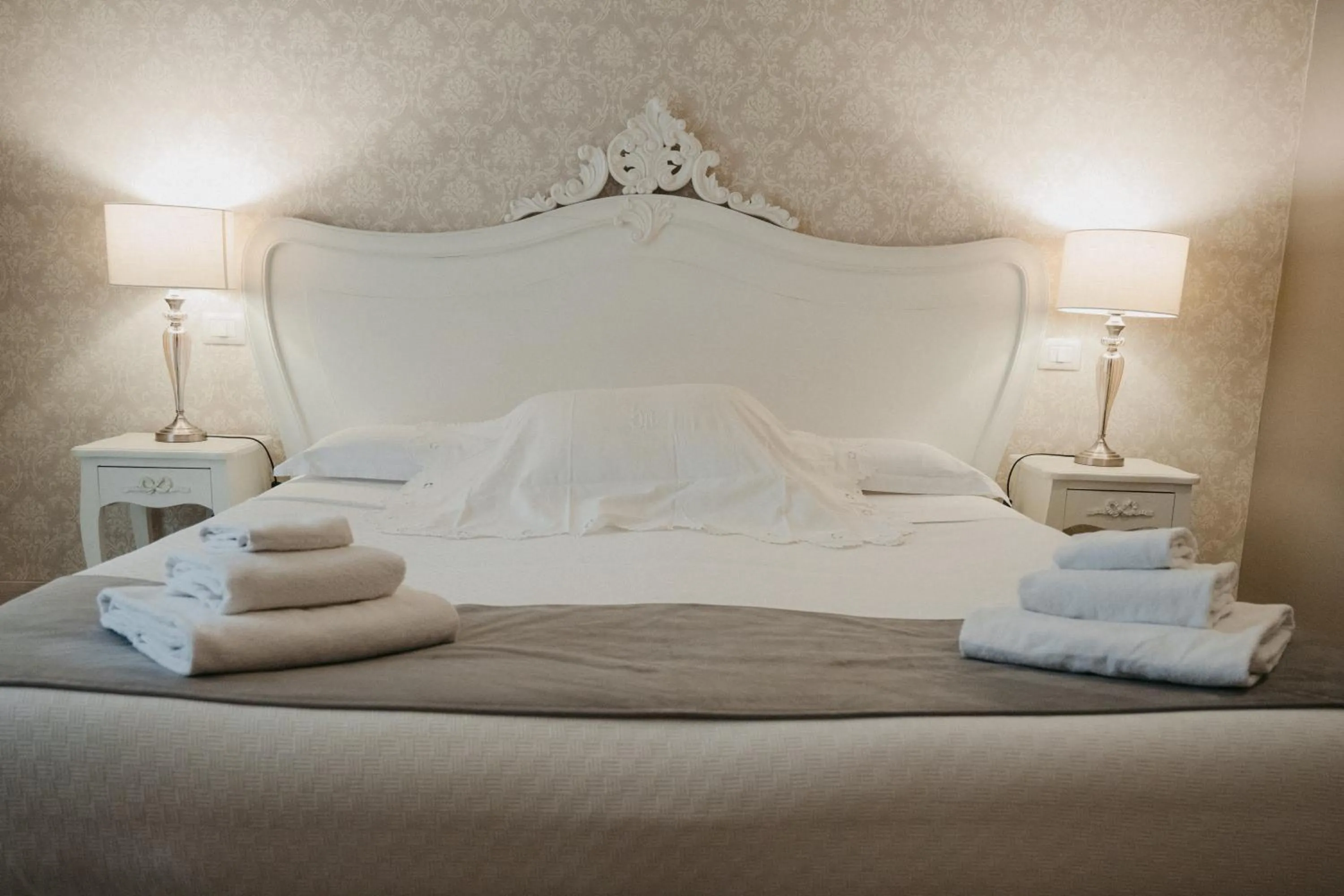 Bed in La Casa di Alma Luxury rooms