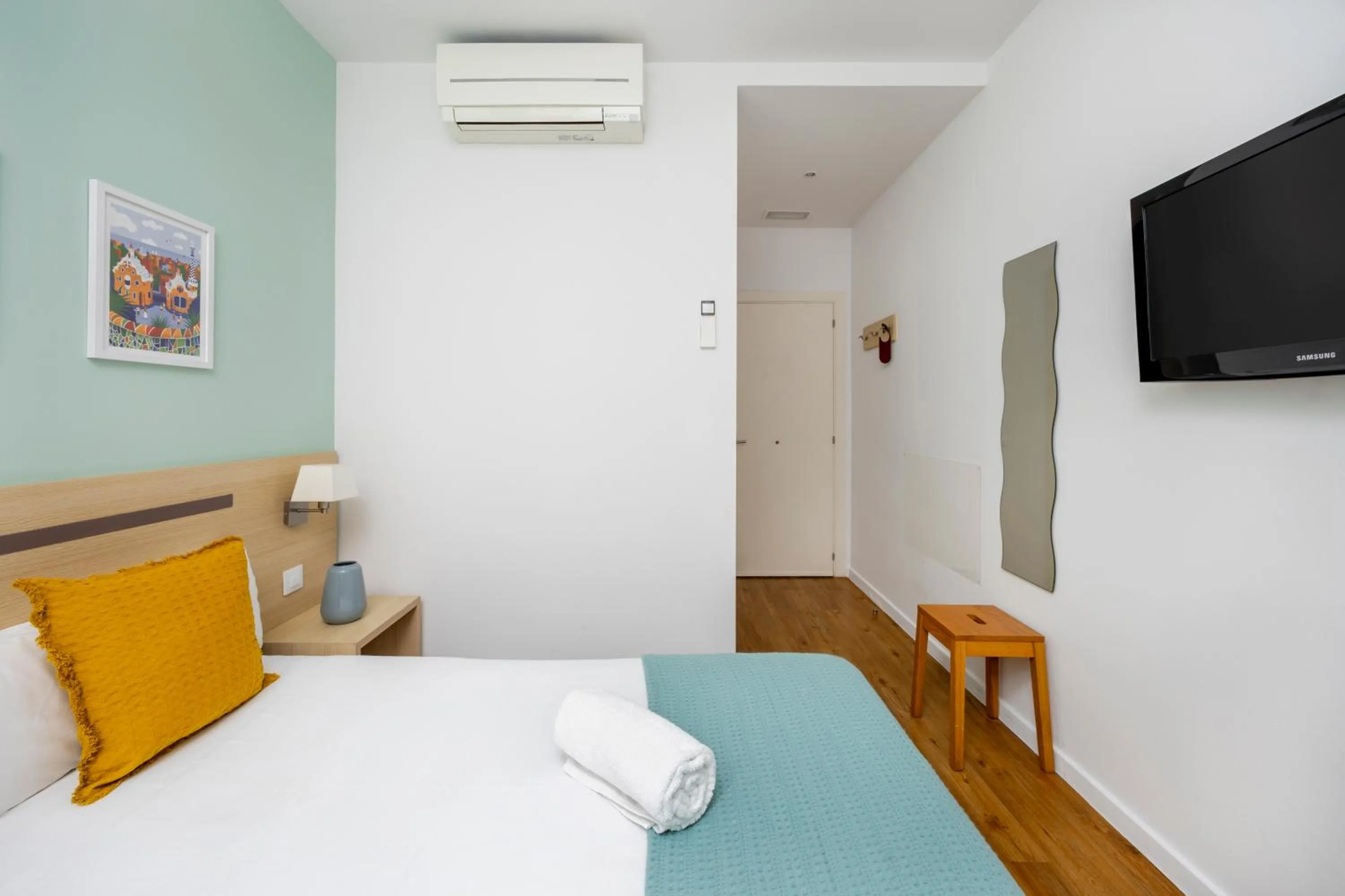 TV and multimedia, Bed in Hostal Barcelona Centro