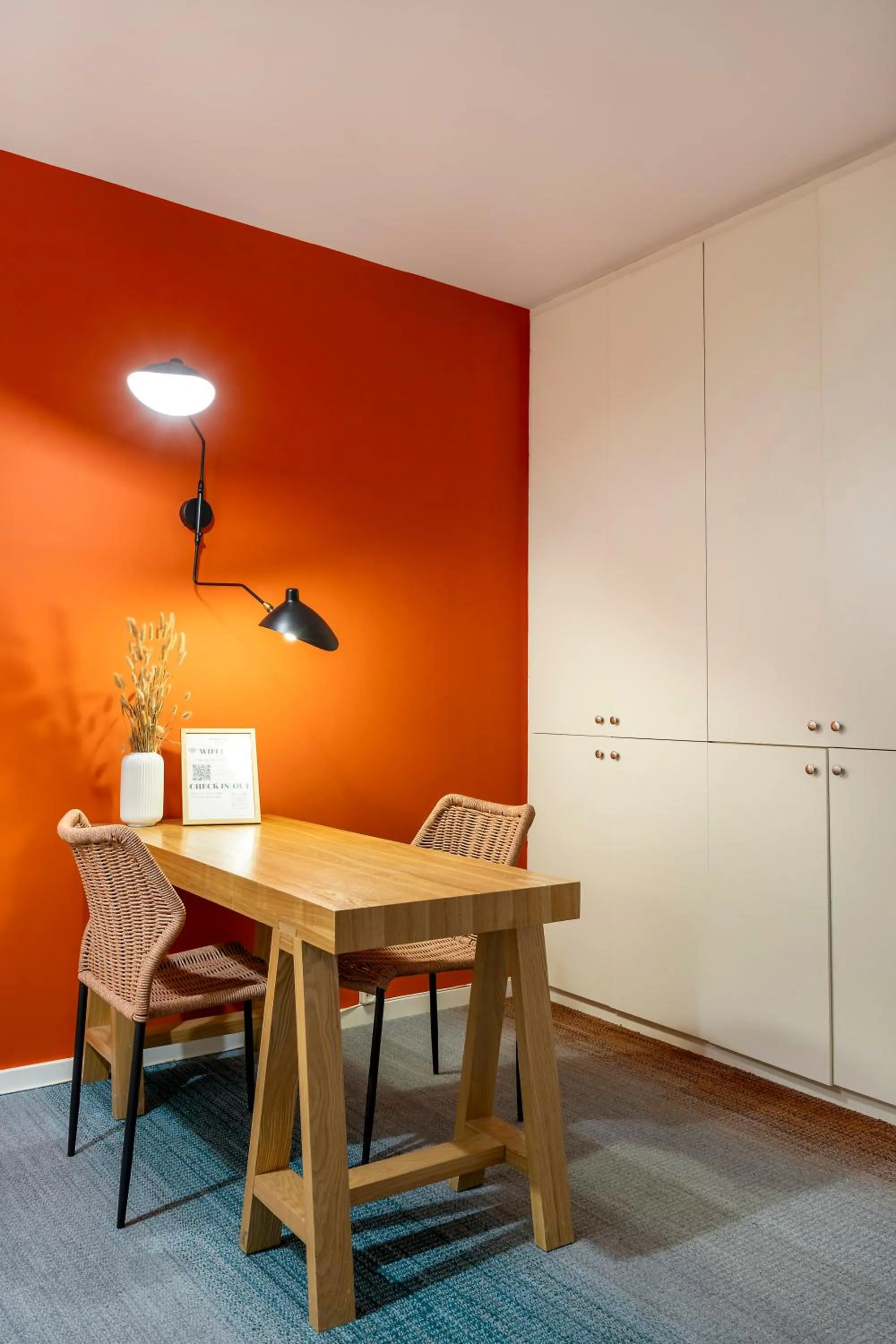 Communal lounge/ TV room in Hostal Barcelona Centro