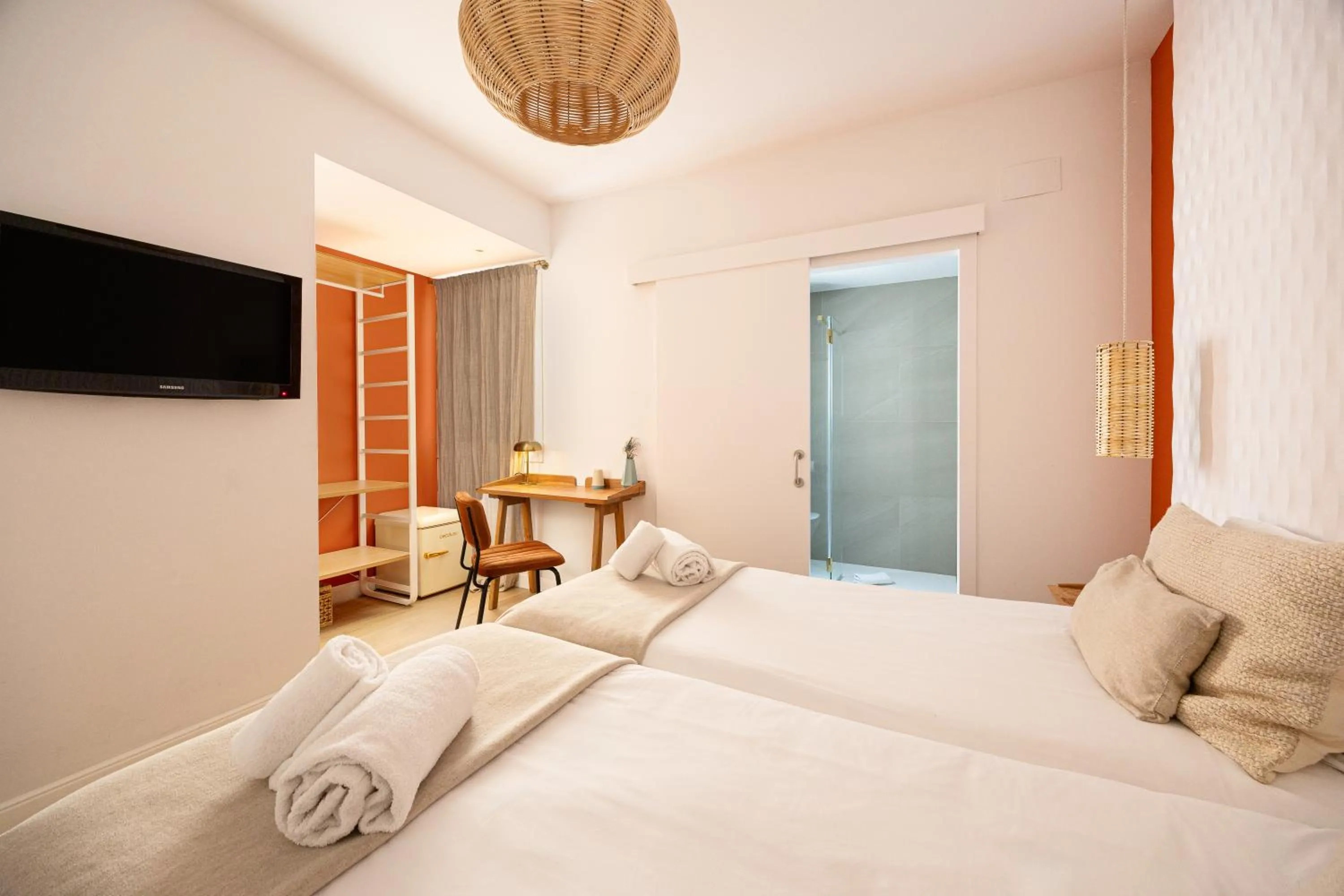 Bedroom, Bed in Hostal Barcelona Centro