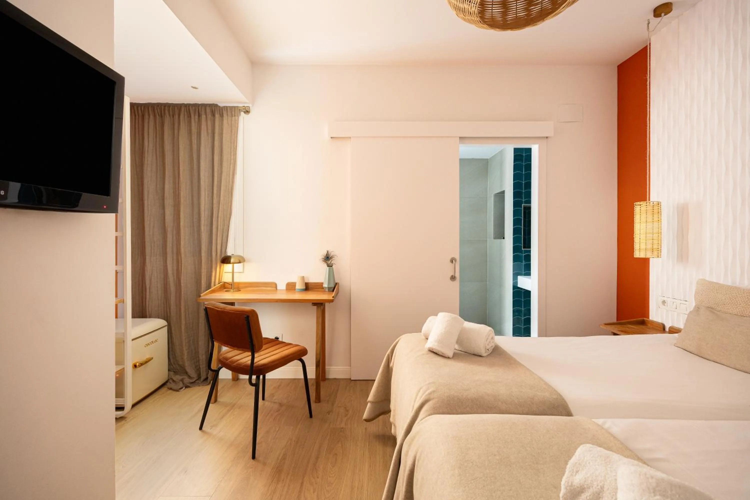 Bedroom, Bed in Hostal Barcelona Centro