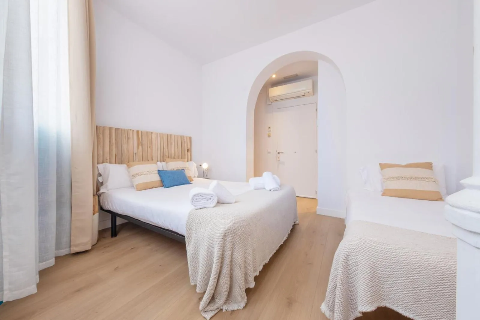 Bedroom, Bed in Hostal Barcelona Centro