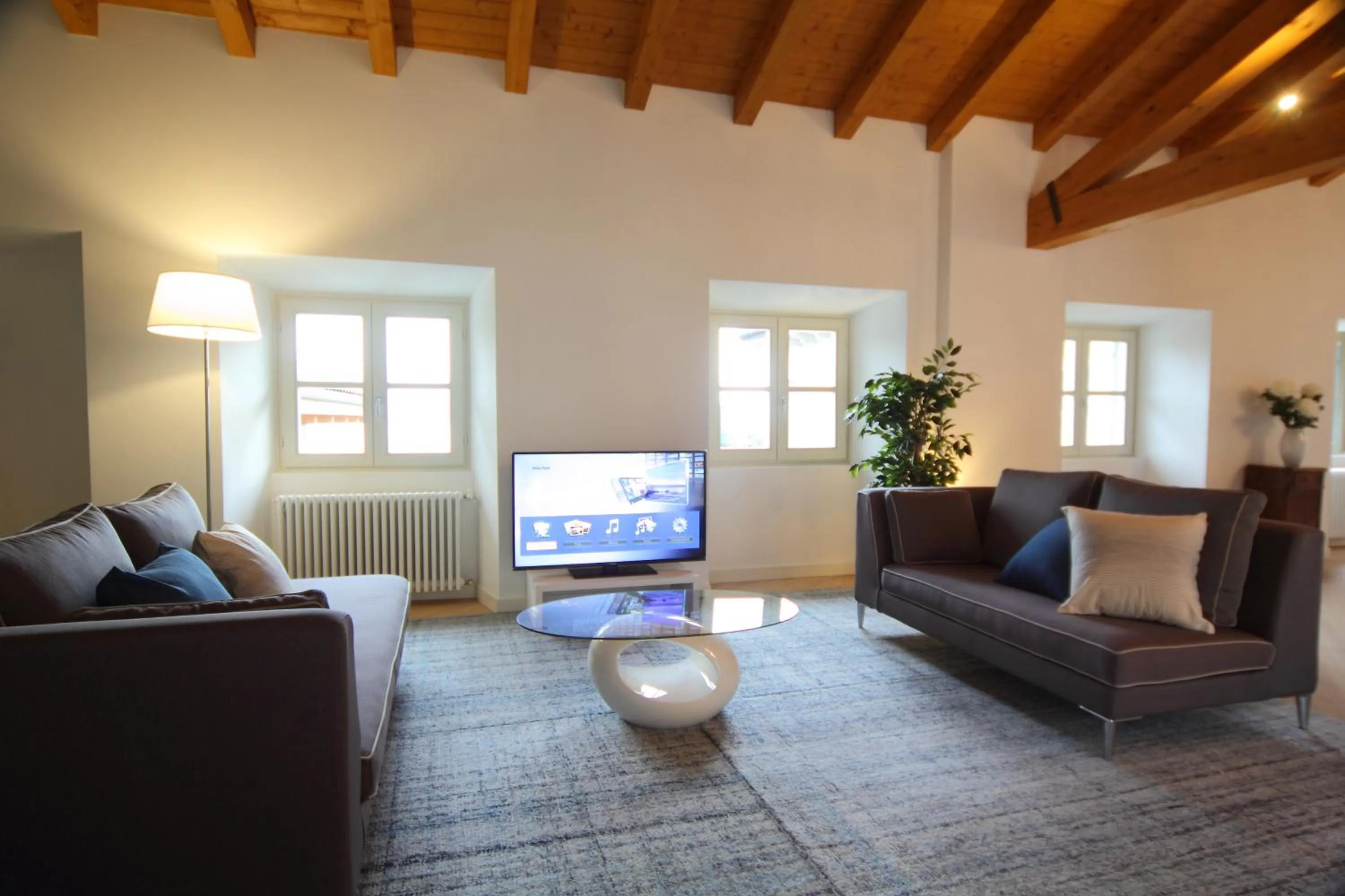 Verbania - Luxury Italy Apartments