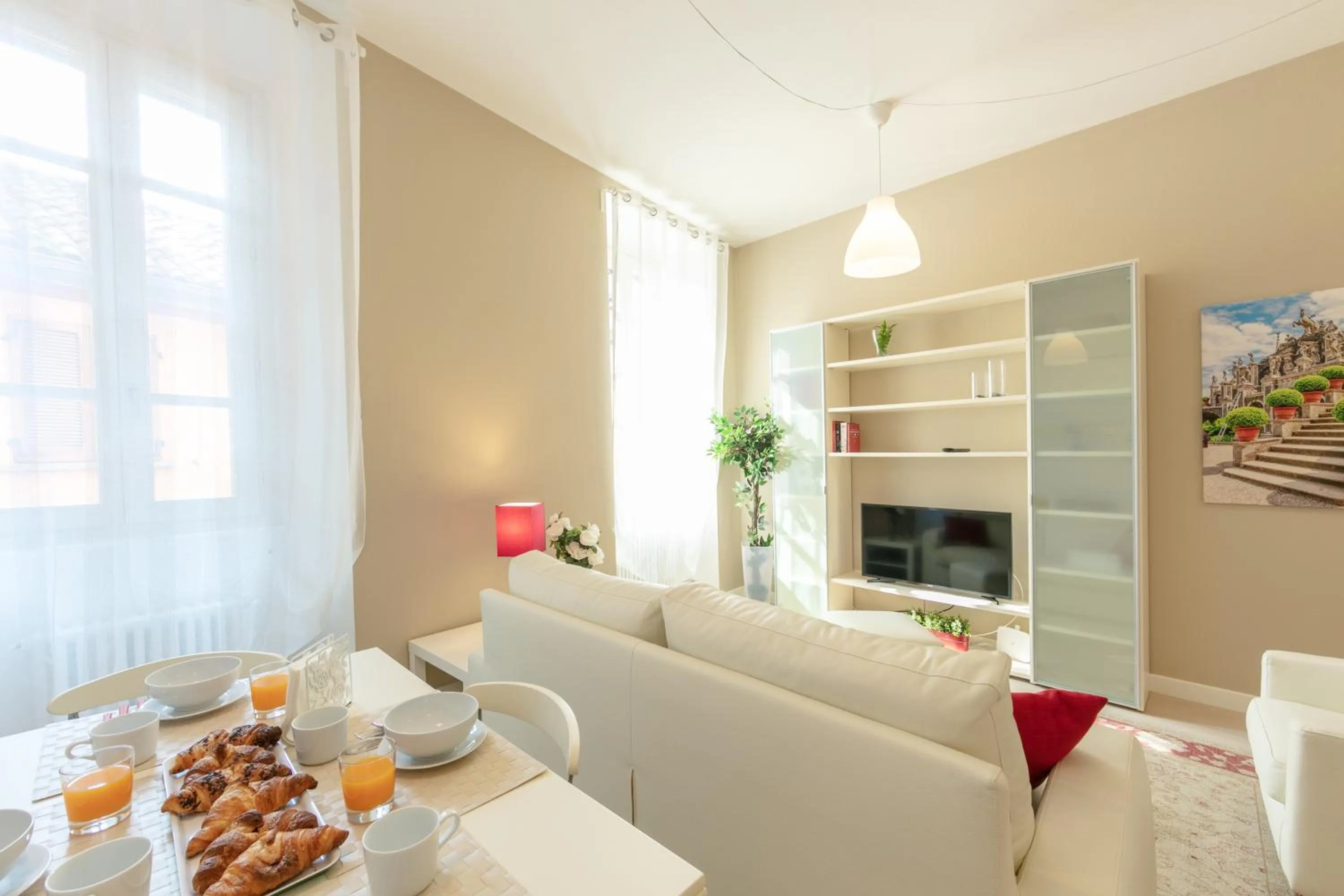 Dining area in Verbania - Luxury Italy Apartments