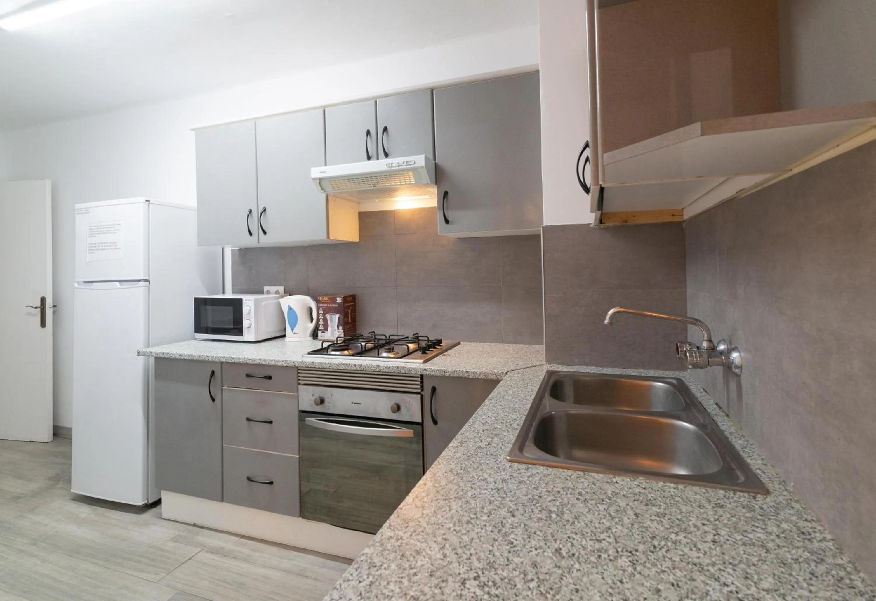 Kitchen or kitchenette in Apartamentos Maja