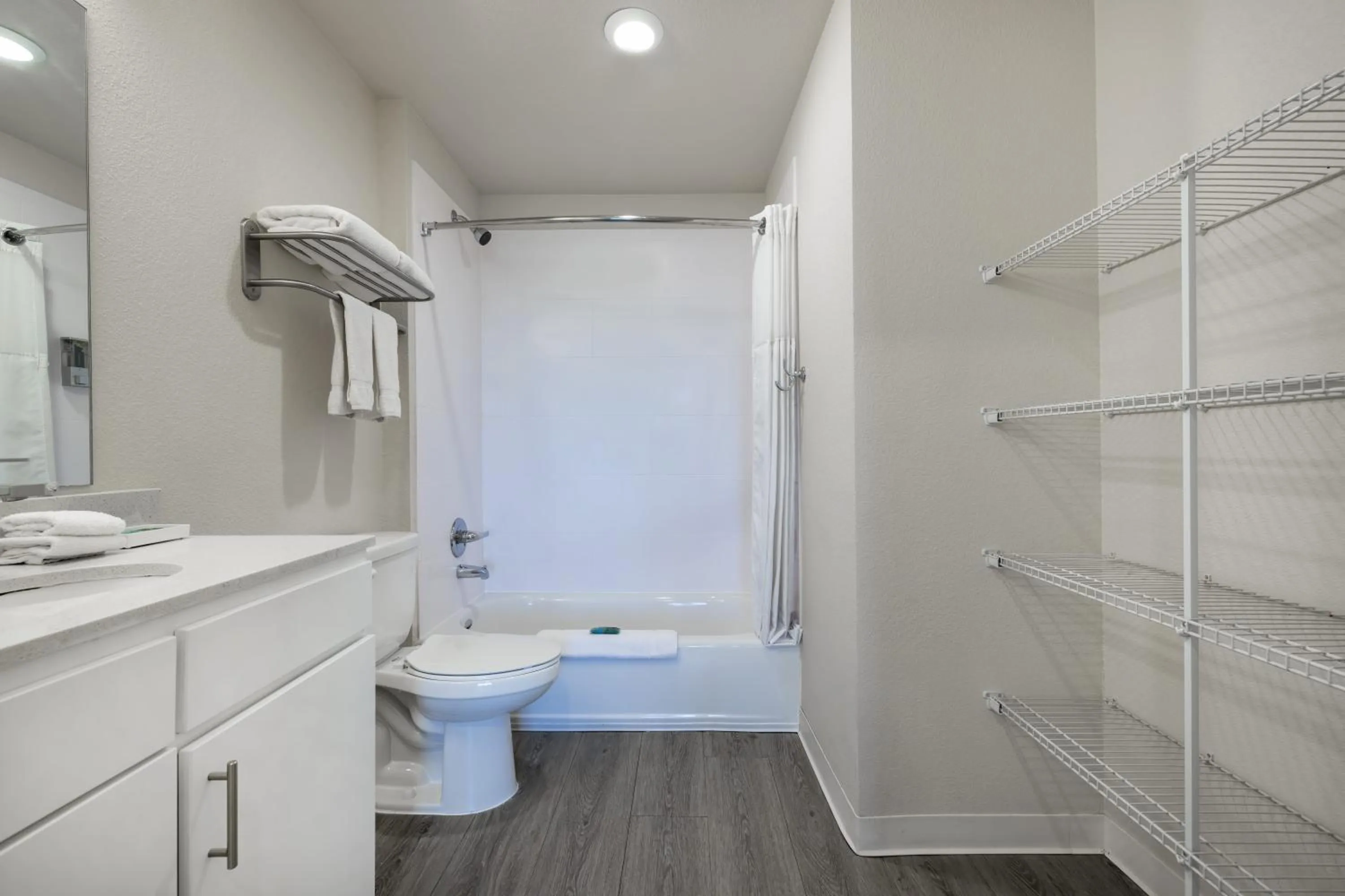 Toilet in Soka Suites Dallas - Las Colinas