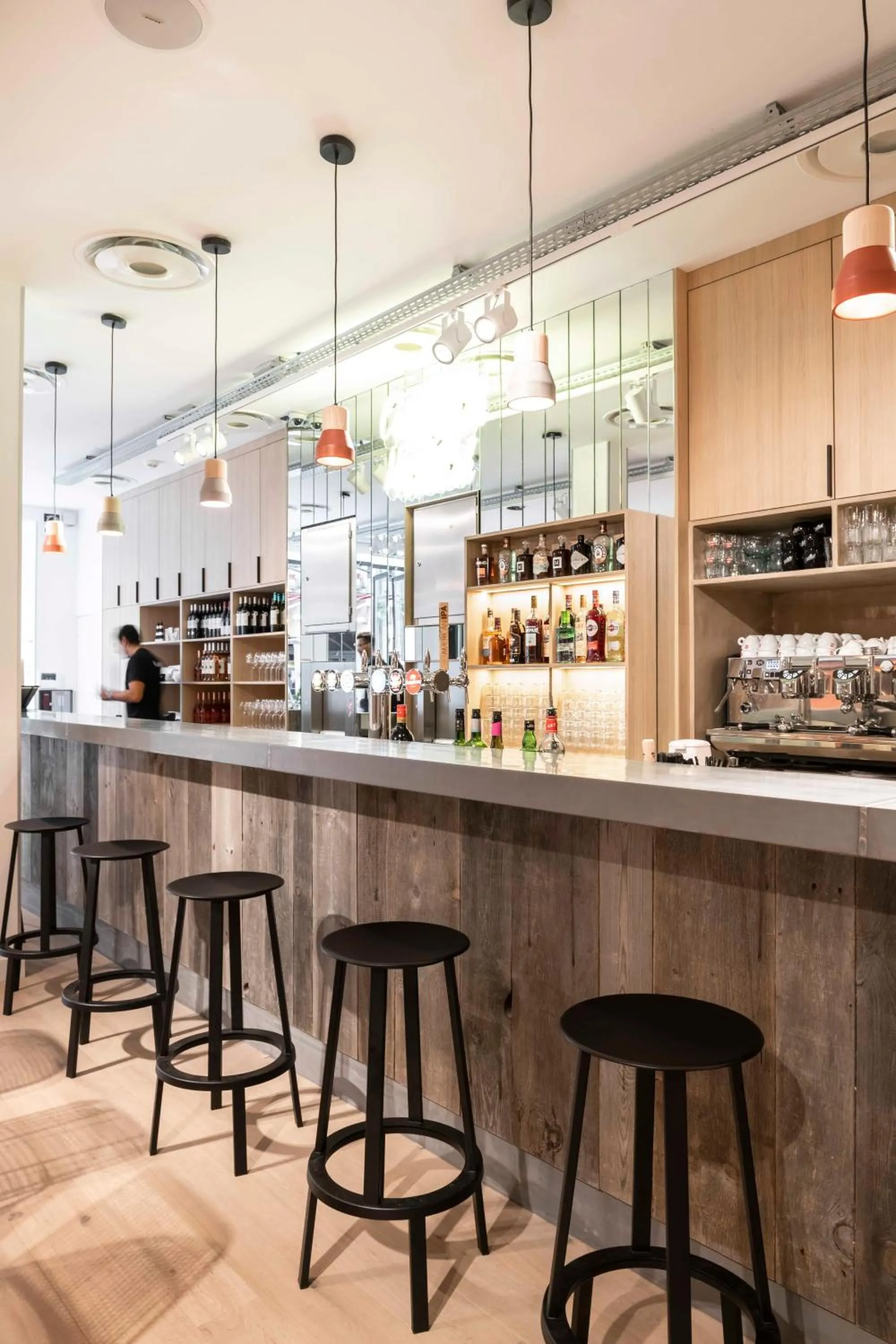 Restaurant/places to eat in CENTRAL Hostel Bordeaux Centre