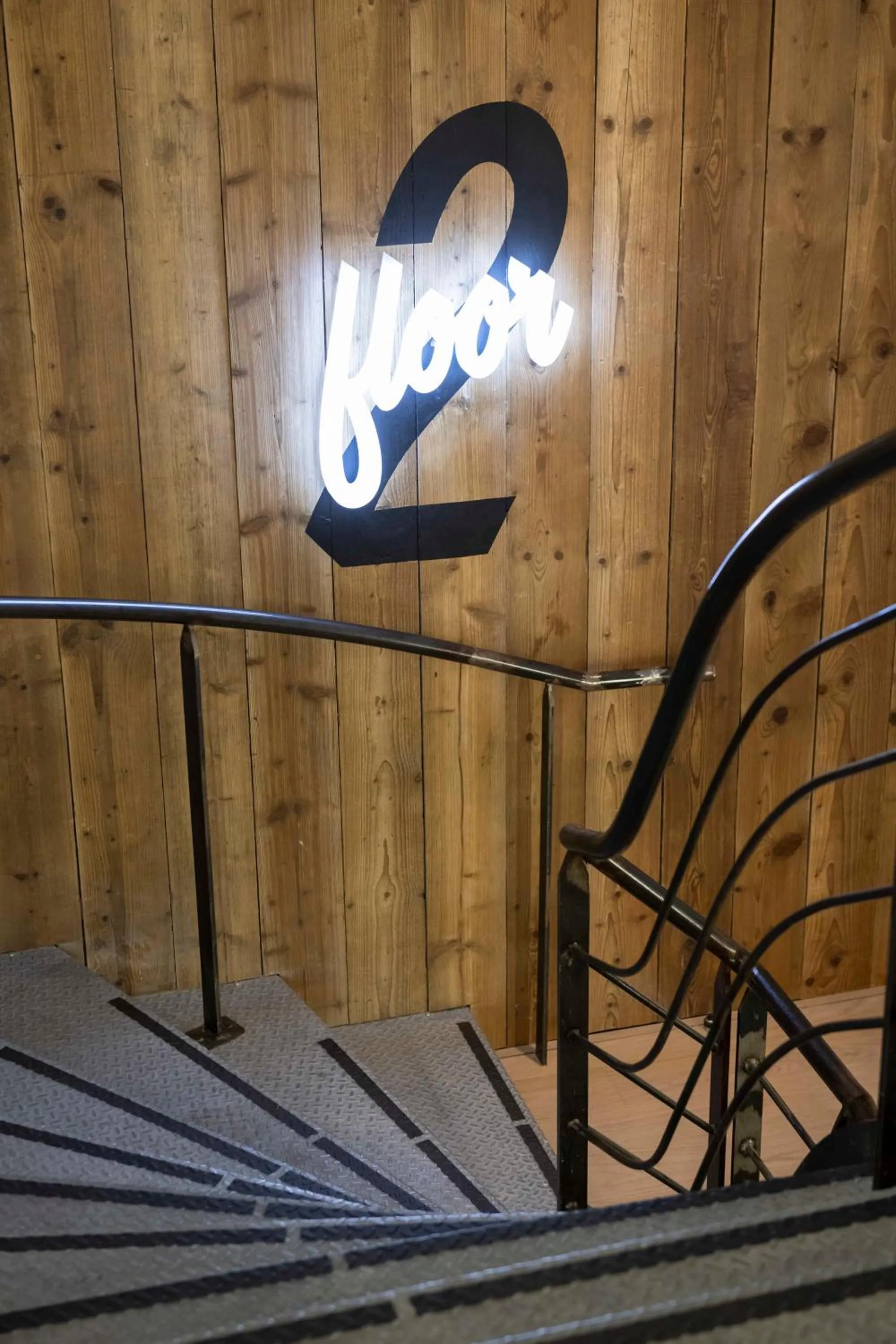 Logo/Certificate/Sign in CENTRAL Hostel Bordeaux Centre