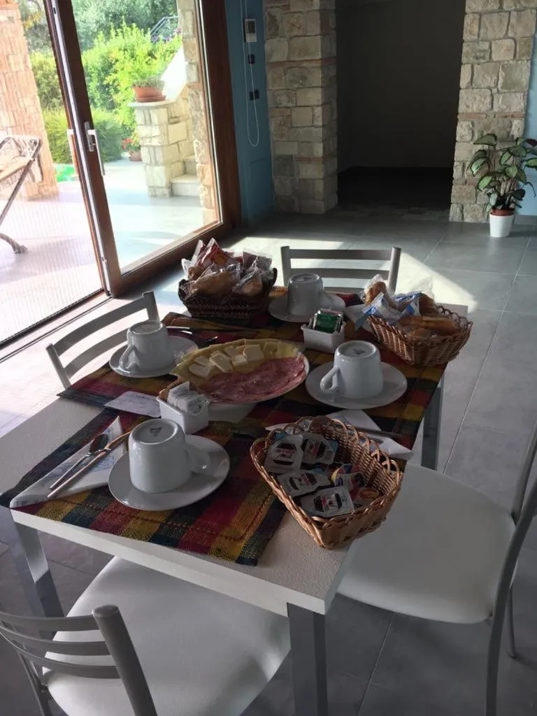 Breakfast in B&B A CASA DI ZIA LUISA