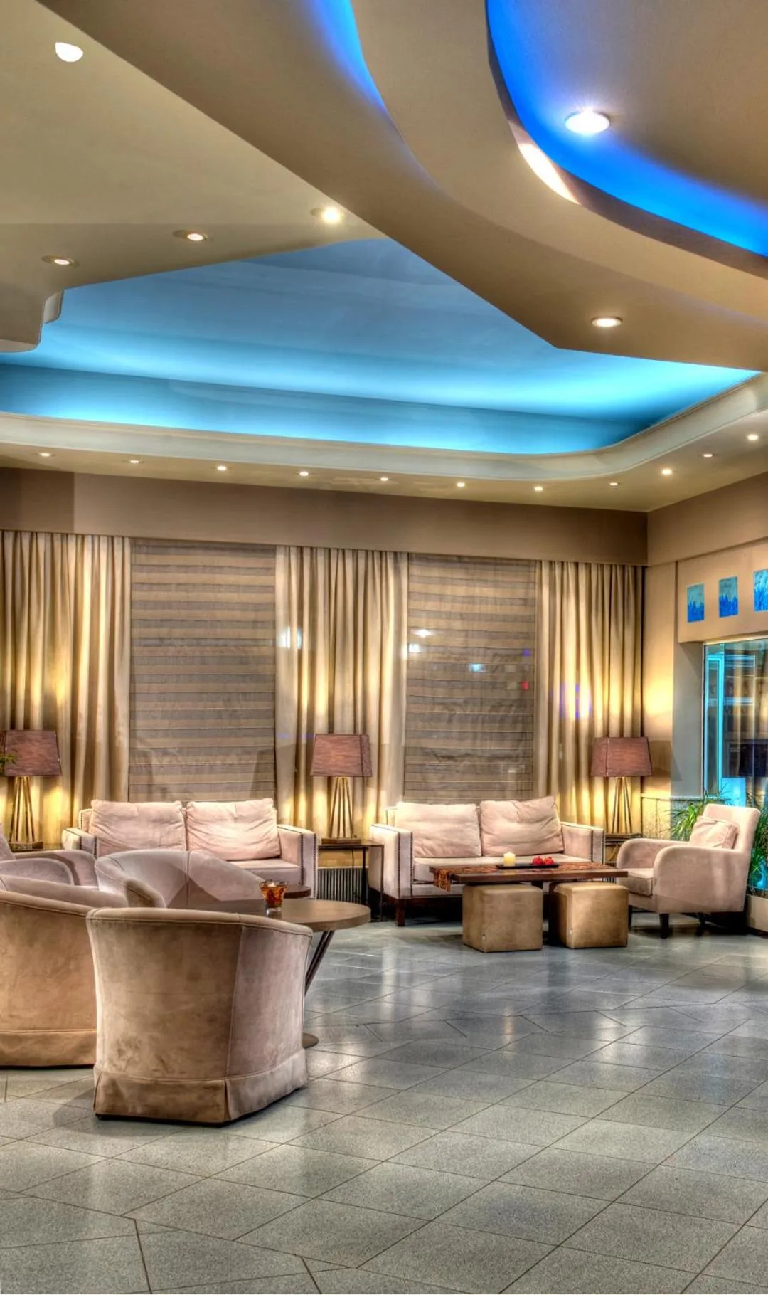 Communal lounge/ TV room in Aliakmon Hotel