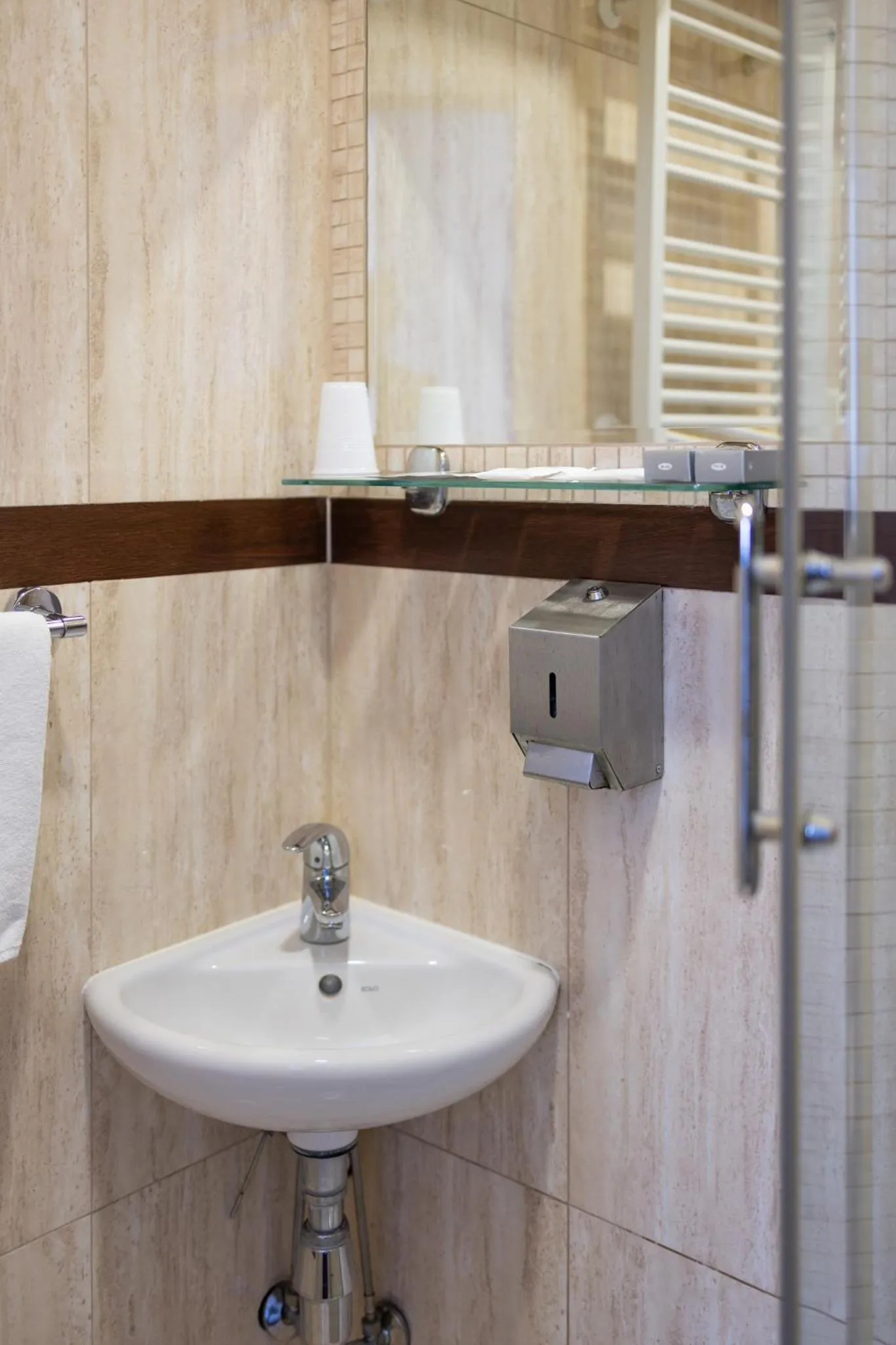 Shower in Hotel Orbita