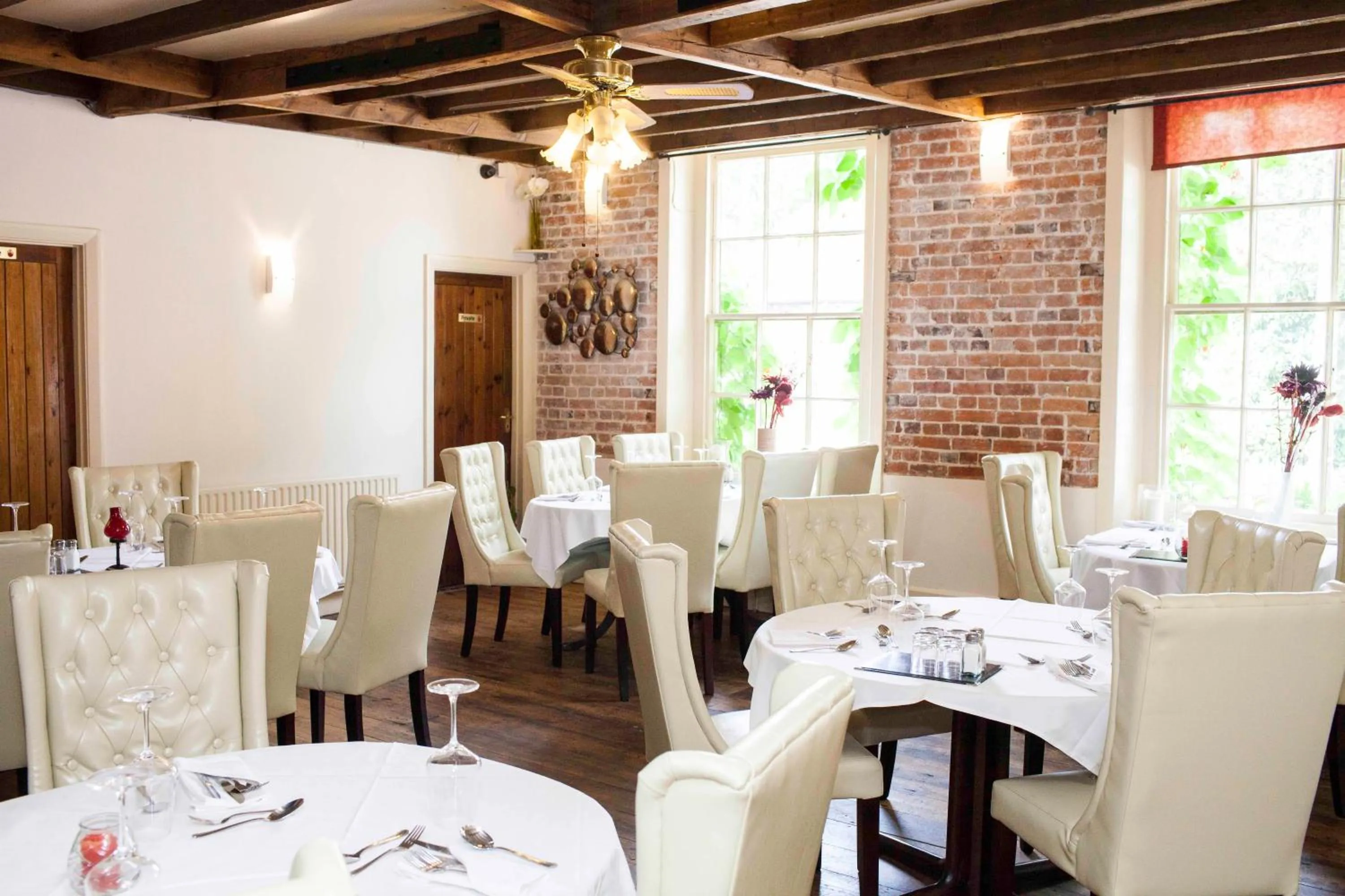 Dining area in The Castle Inn Hotel Bramber