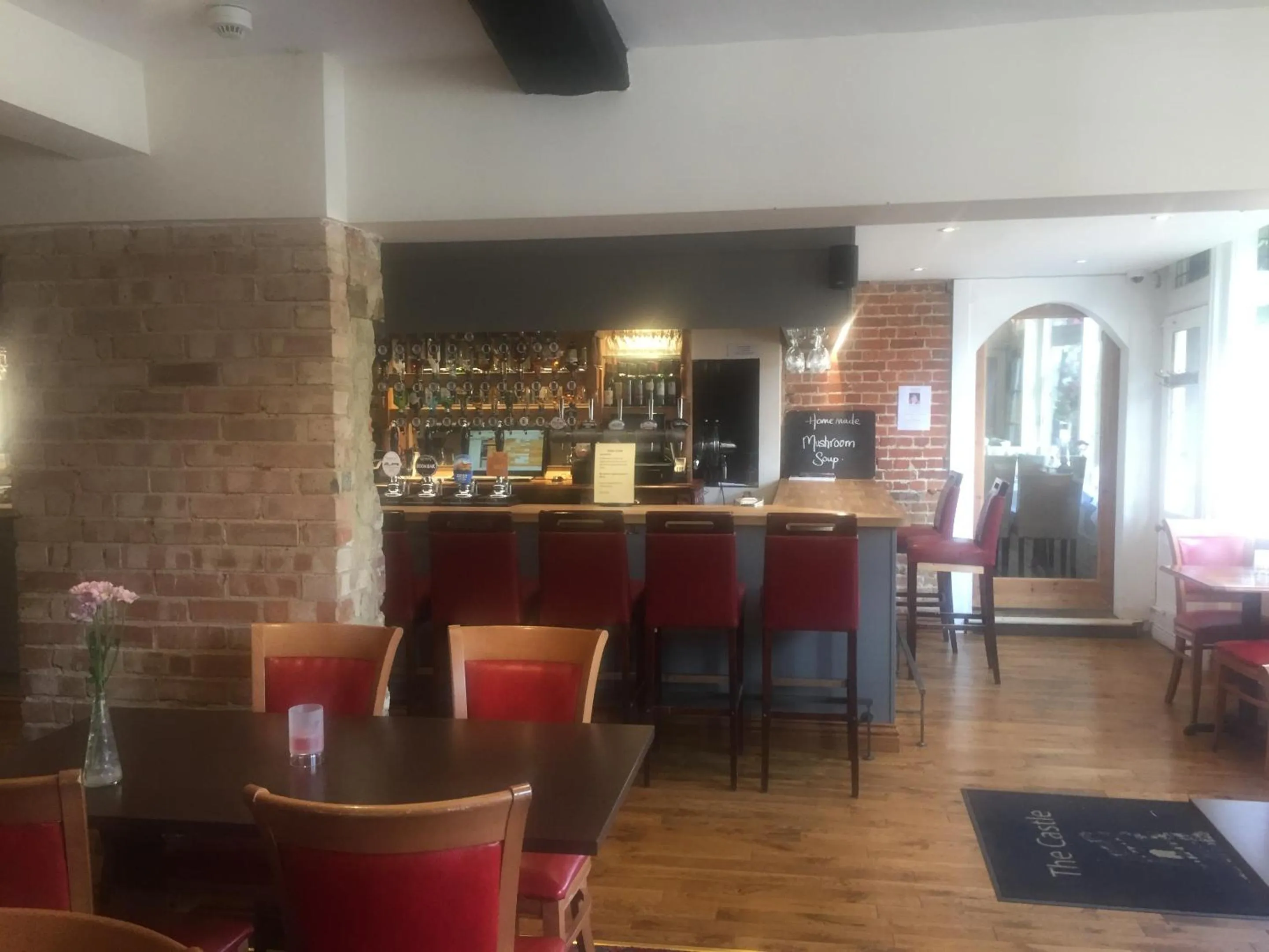 Lounge or bar in The Castle Inn Hotel Bramber