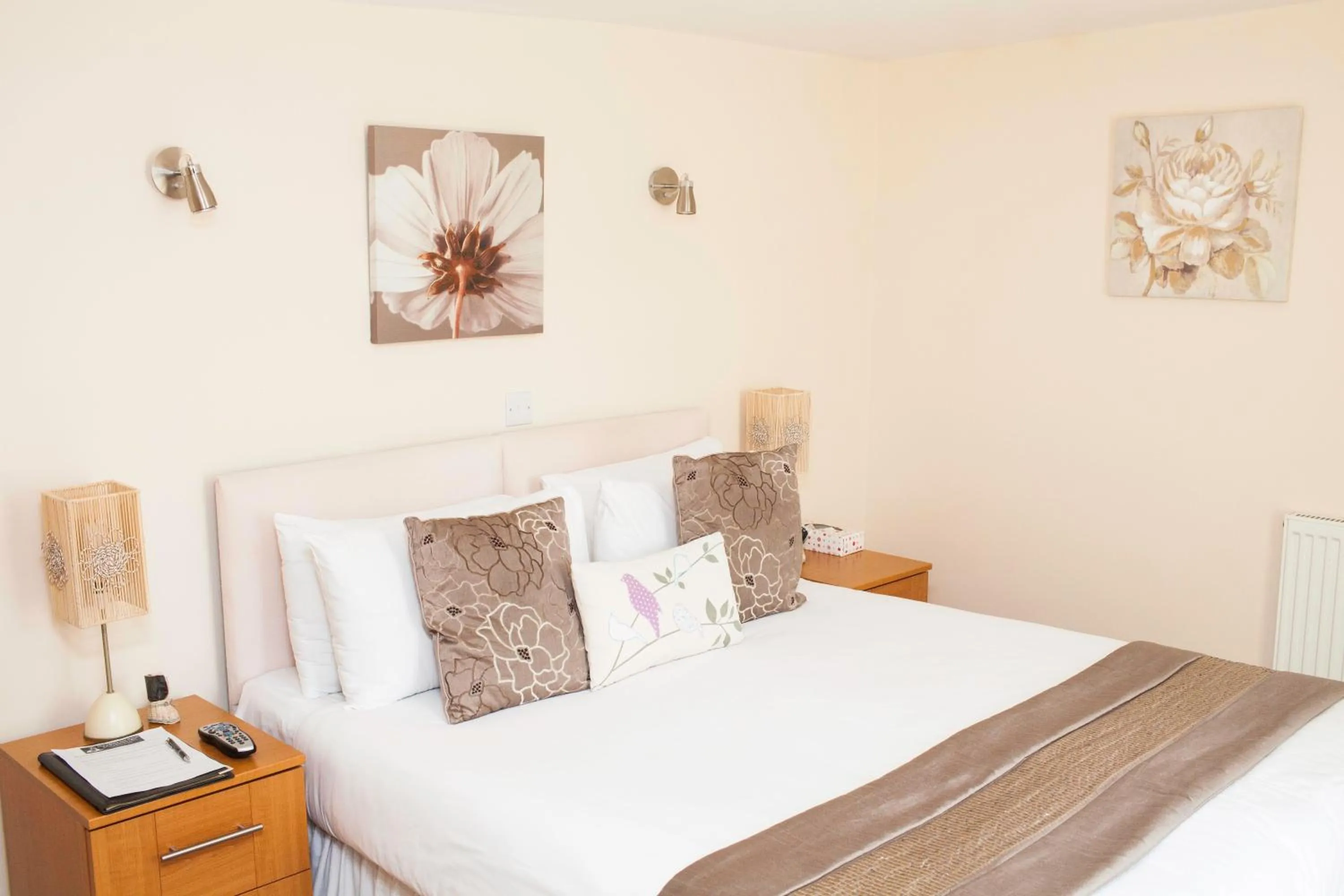 Bedroom, Bed in The Castle Inn Hotel Bramber