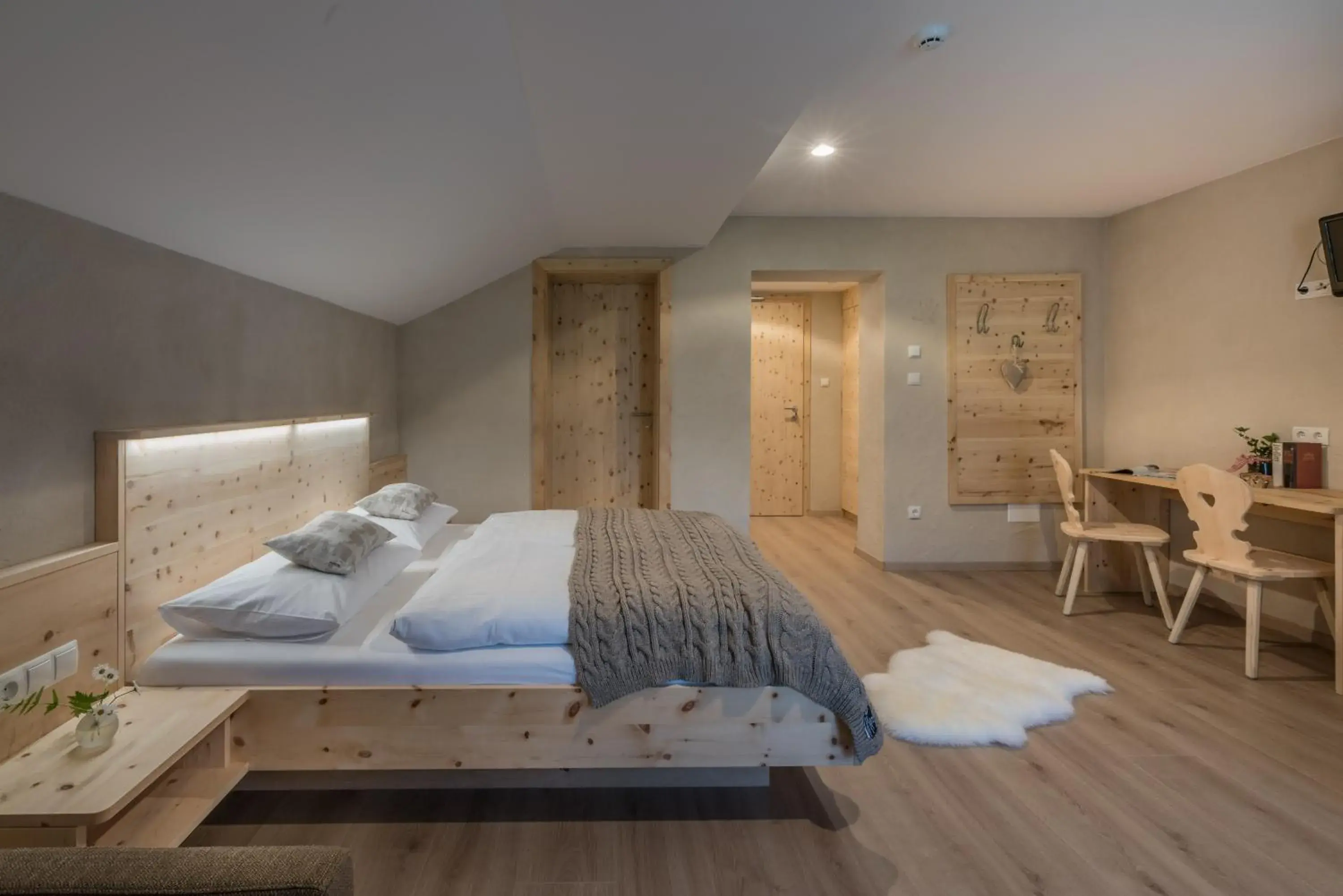 Classic Double Room with Balcony - single occupancy in Hotel Alpenrast Classic Double Room with Balcony - single occupancy in Hotel Alpenrast