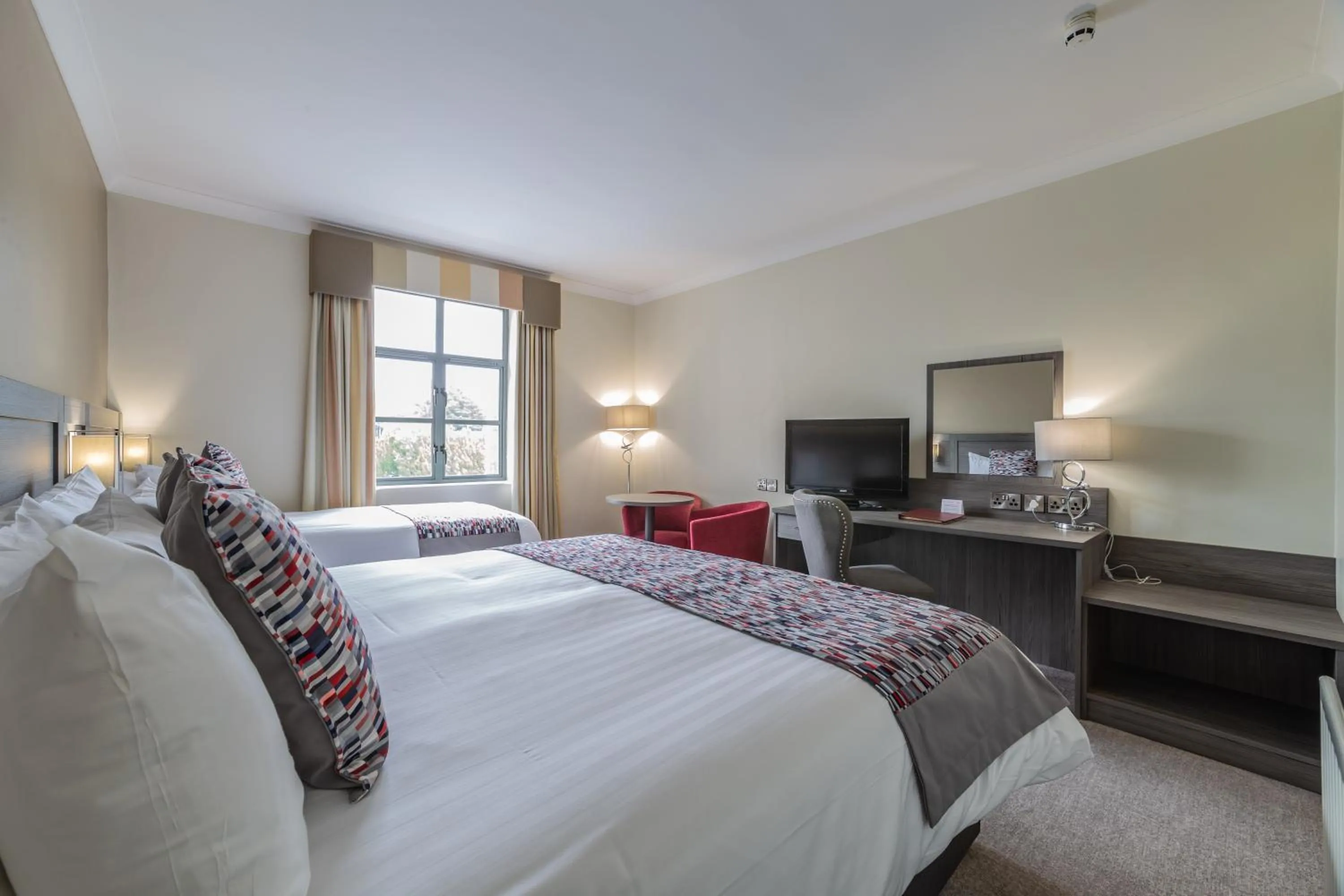 Bedroom, Bed in Armagh City Hotel