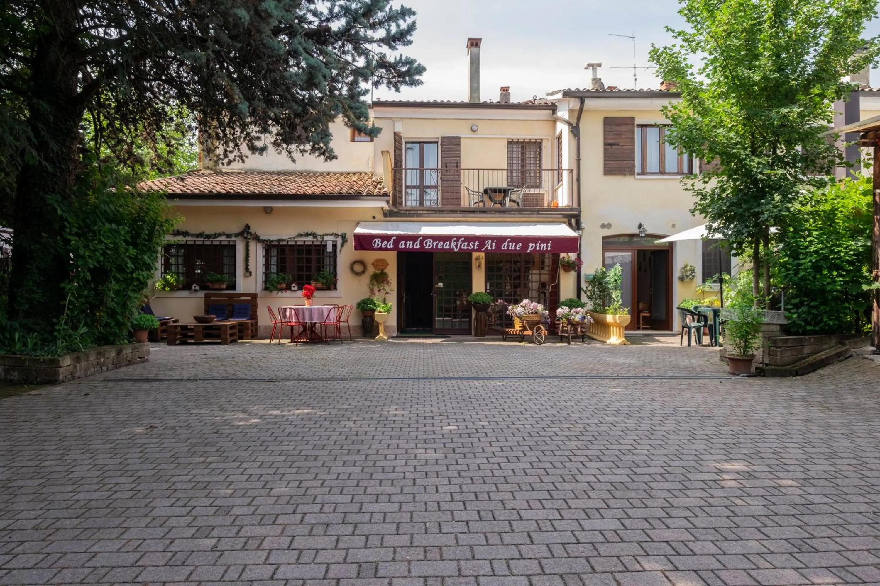 Property building in Ai Due Pini B&B