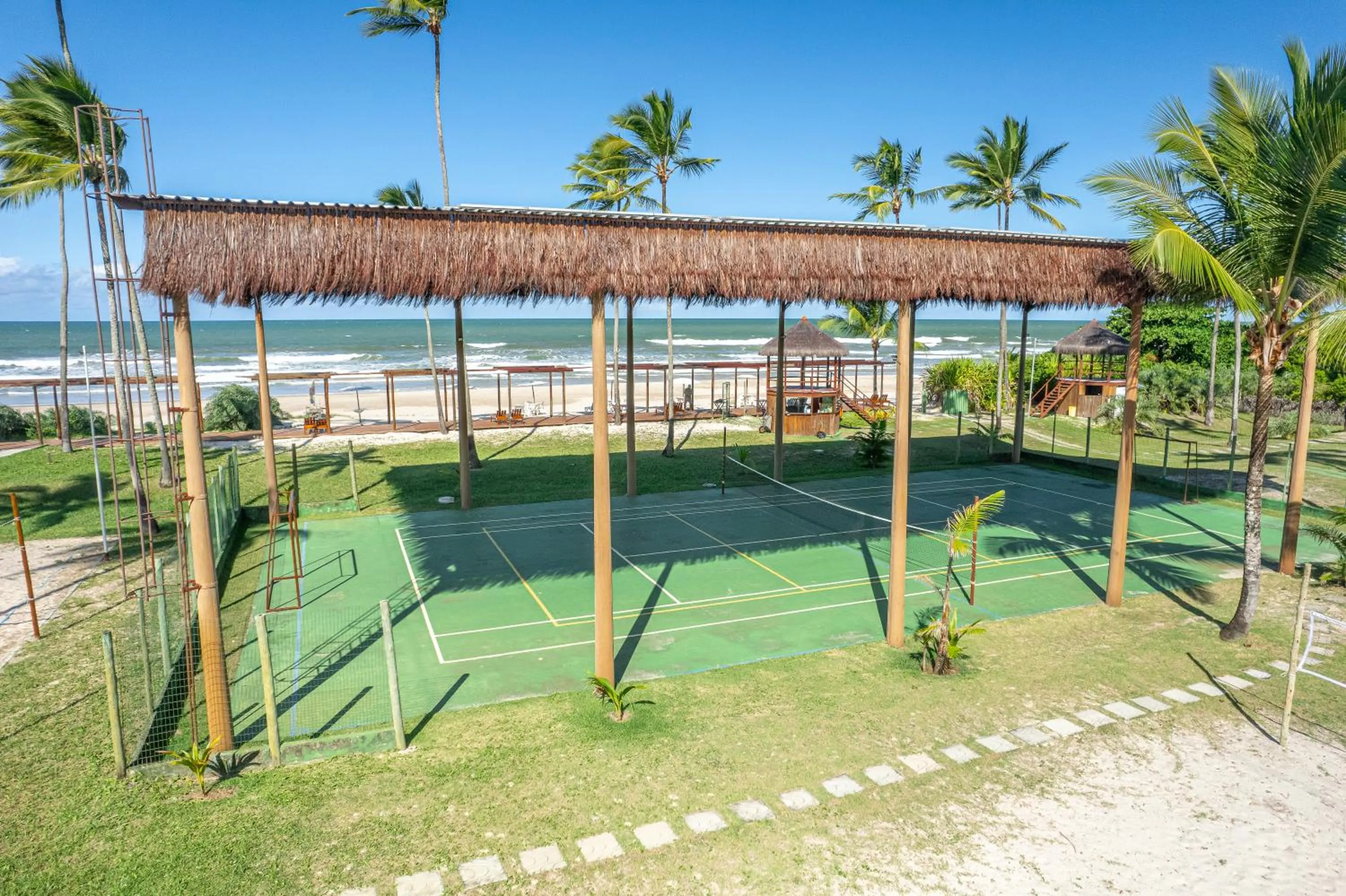 Tennis court in Ilheus North Hotel