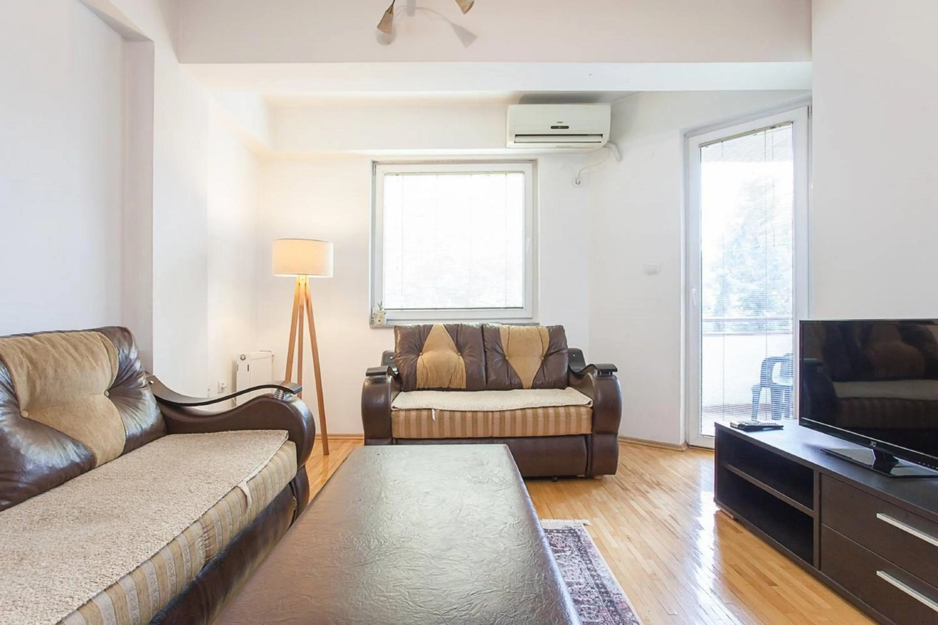 TV and multimedia in Urban Hostel & Apartments