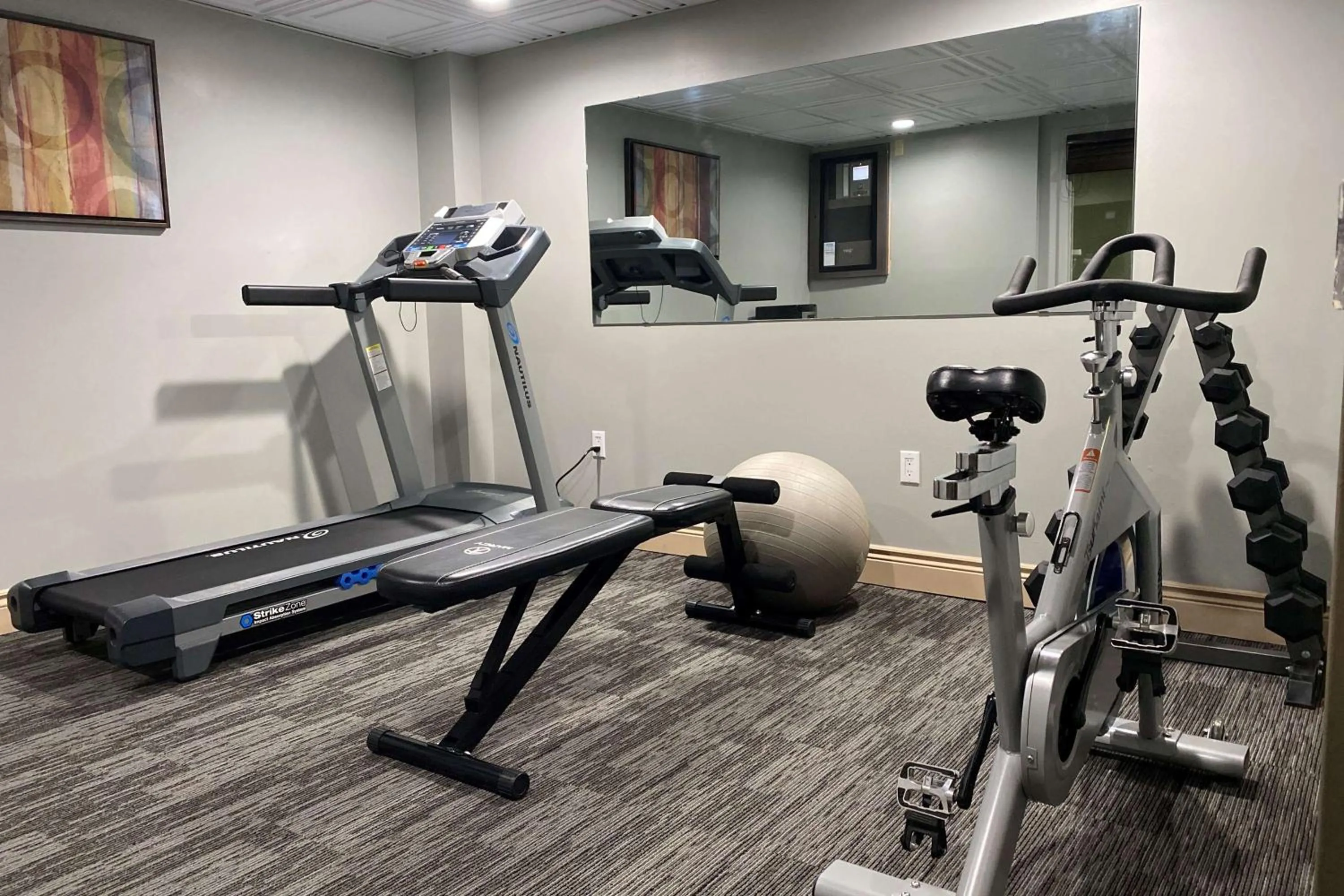 Fitness centre/facilities in Travelodge by Wyndham Miramichi New Brunswick