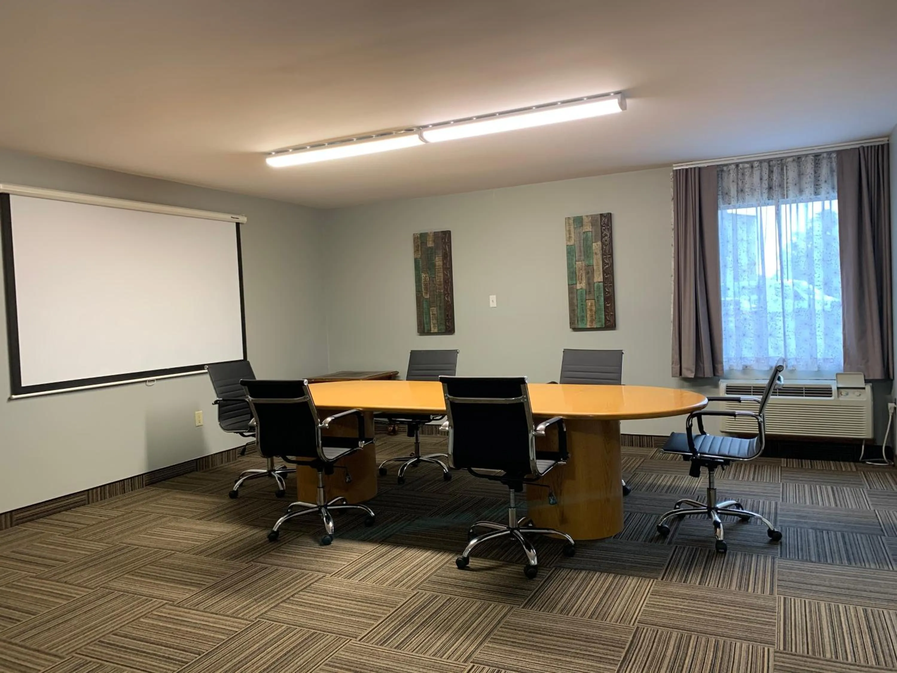 Meeting/conference room in Travelodge by Wyndham Miramichi New Brunswick