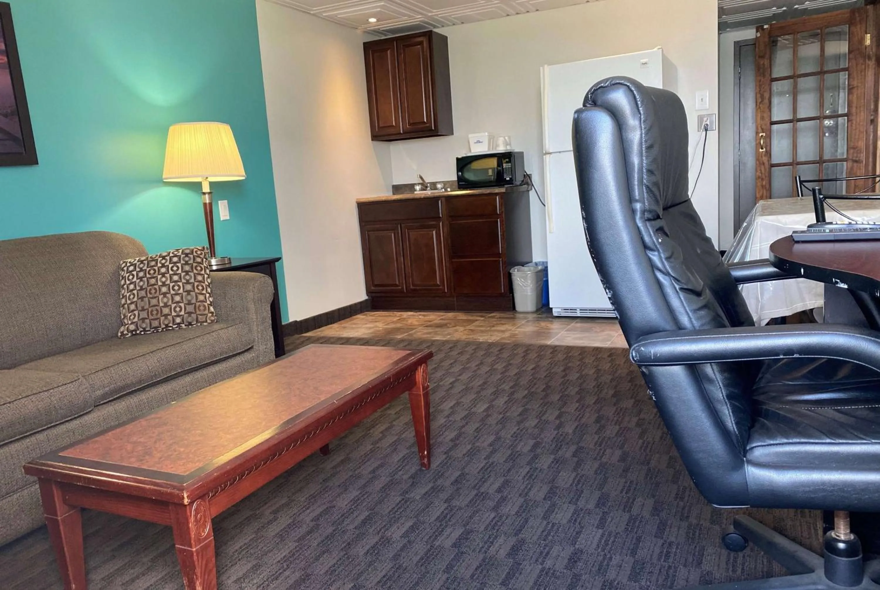 Photo of the whole room in Travelodge by Wyndham Miramichi New Brunswick