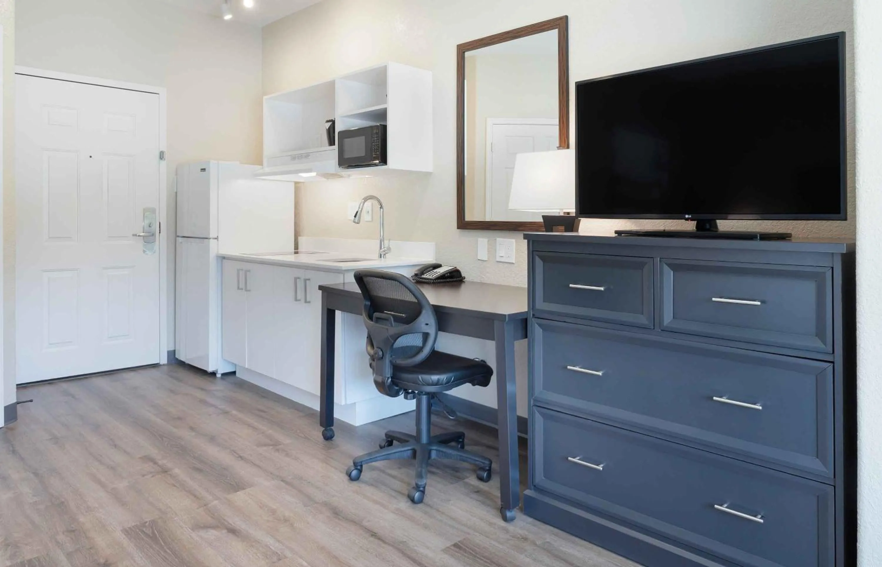 Kitchen or kitchenette in Extended Stay America Suites - Baytown