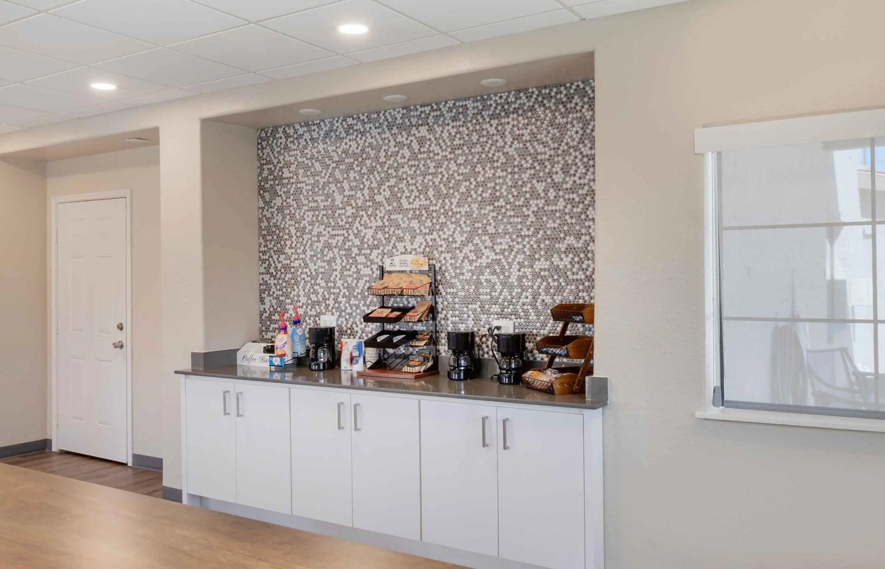 Breakfast in Extended Stay America Suites - Baytown