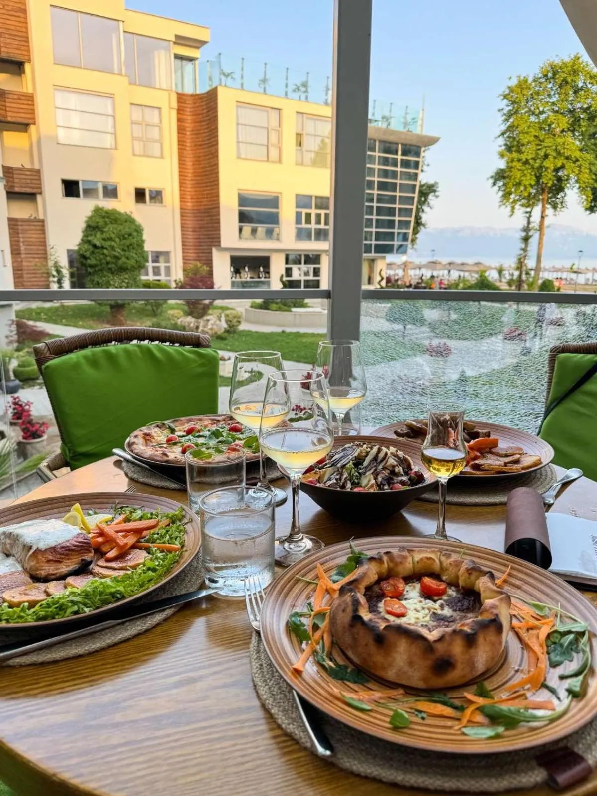 Restaurant/places to eat in Hotel Drim & SPA