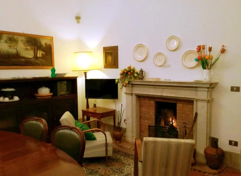 Dining area in Vigna dell'Agrifoglio Home Residence di Eugenio Azzolini