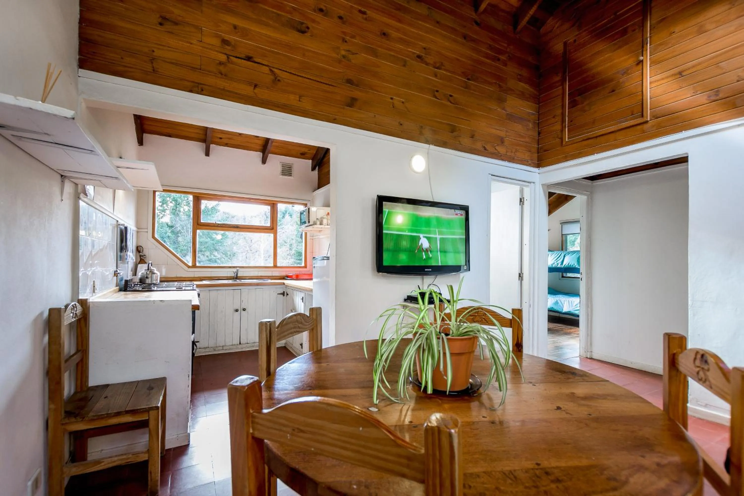 Communal lounge/ TV room in Hostel La Angostura