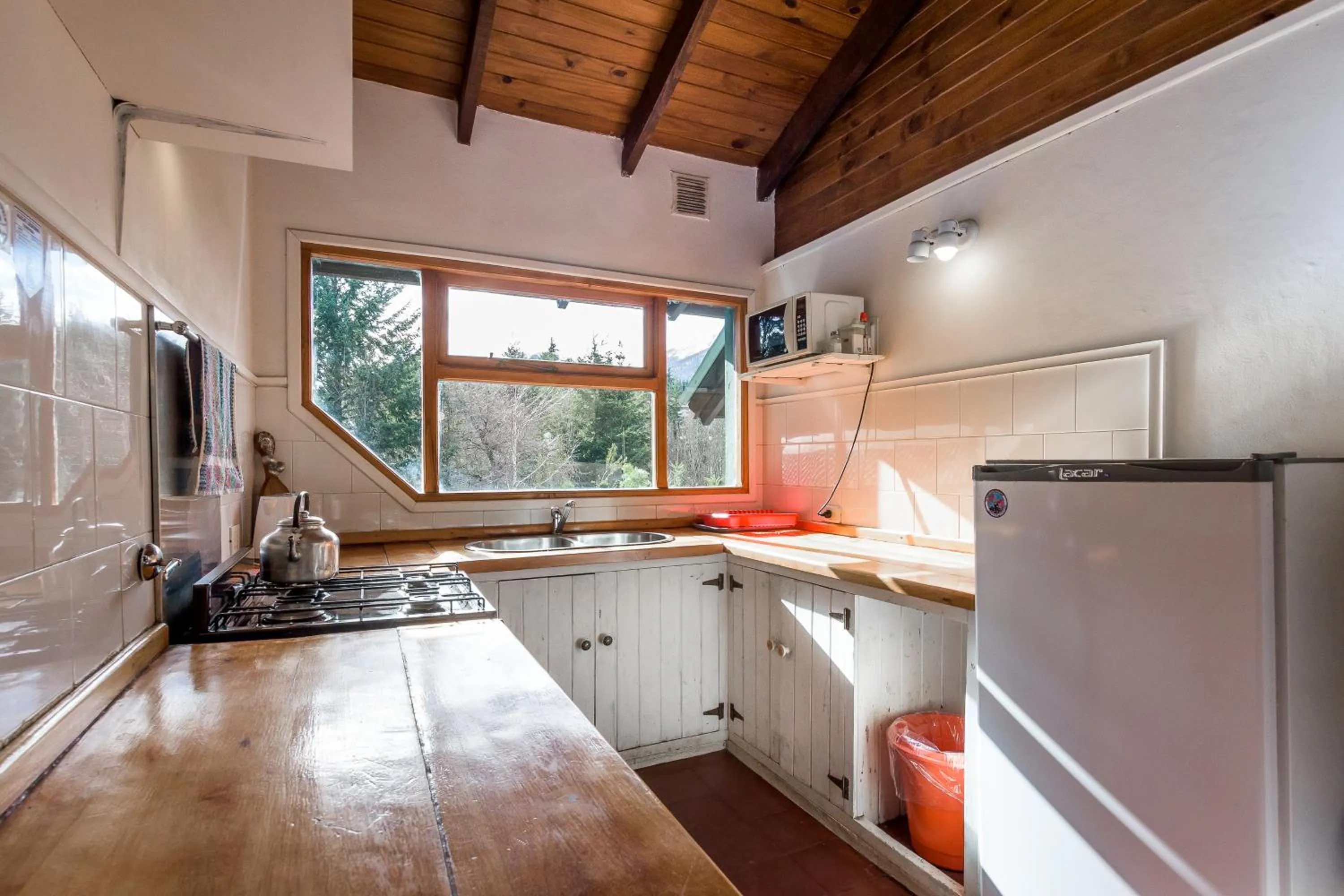 Kitchen or kitchenette in Hostel La Angostura