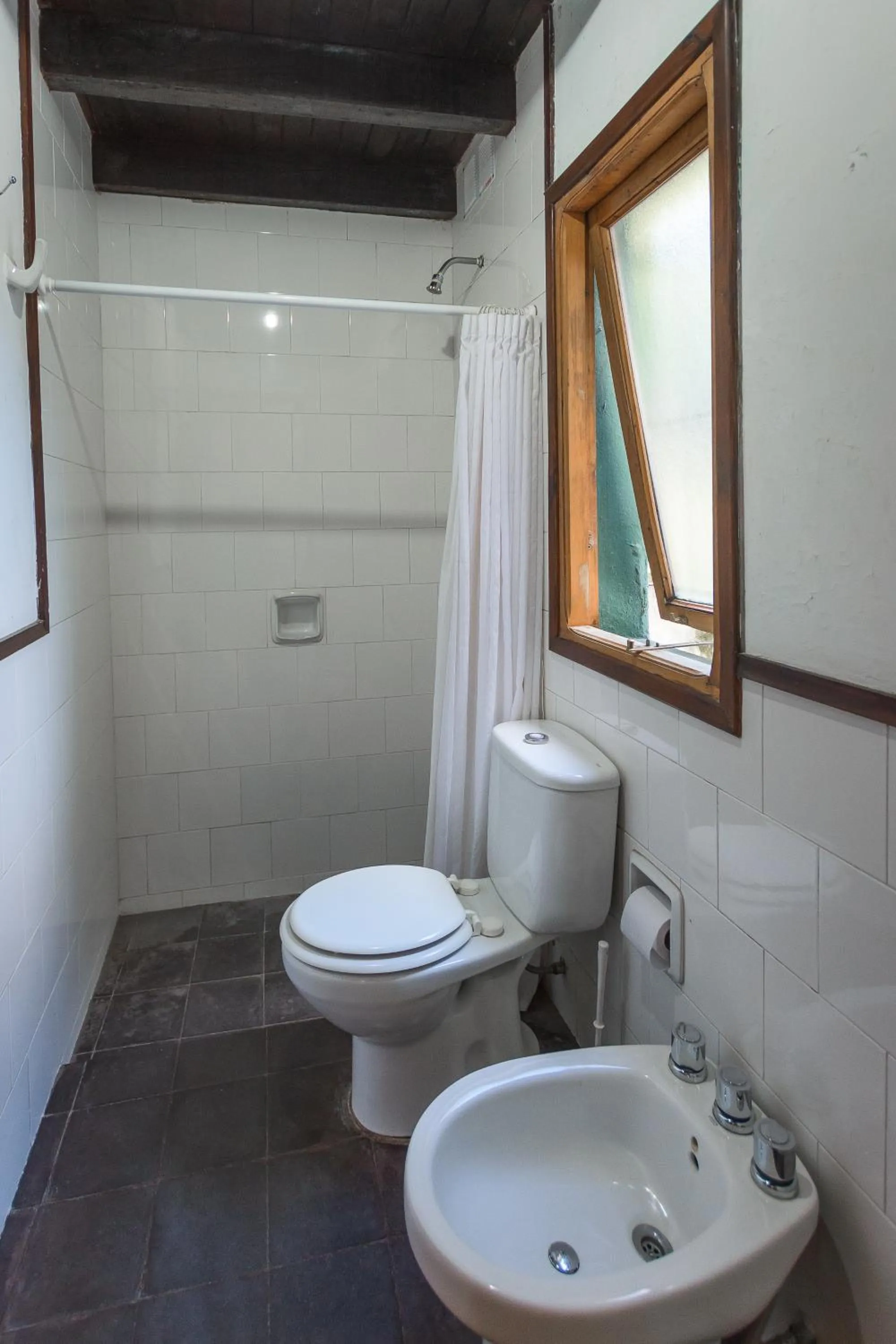 Shower in Hostel La Angostura