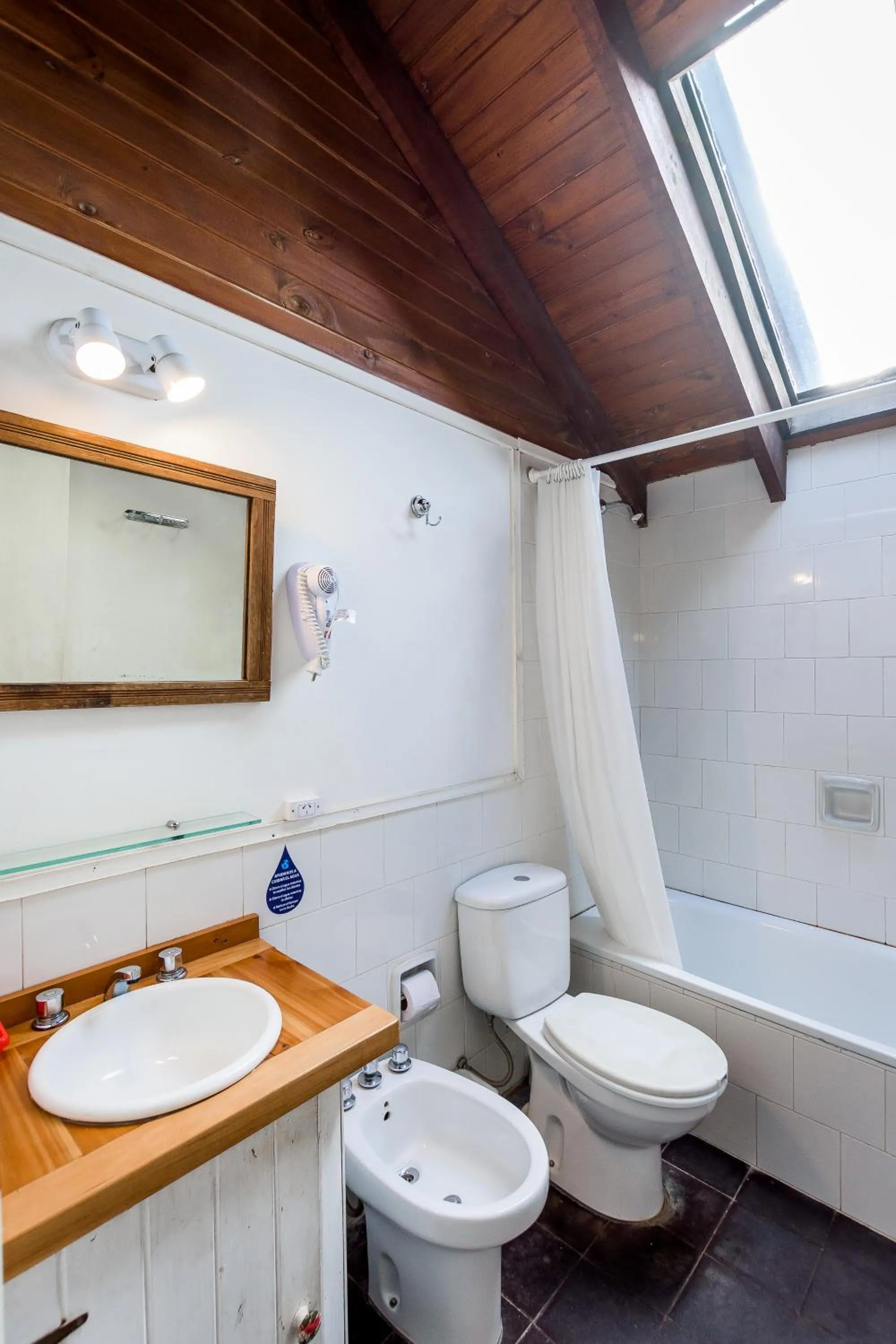 Shower in Hostel La Angostura