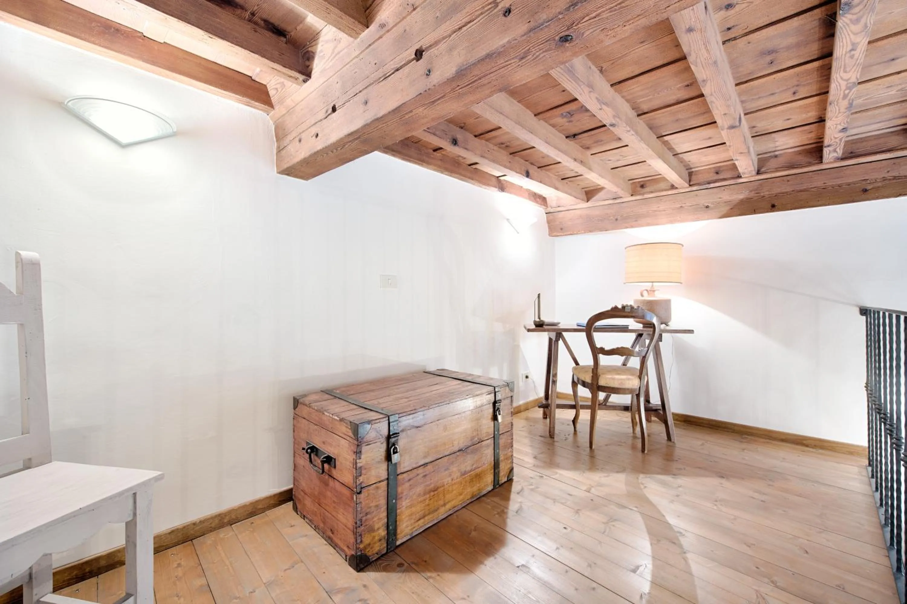 Photo of the whole room, Bed in Corte al Duomo by Mmega