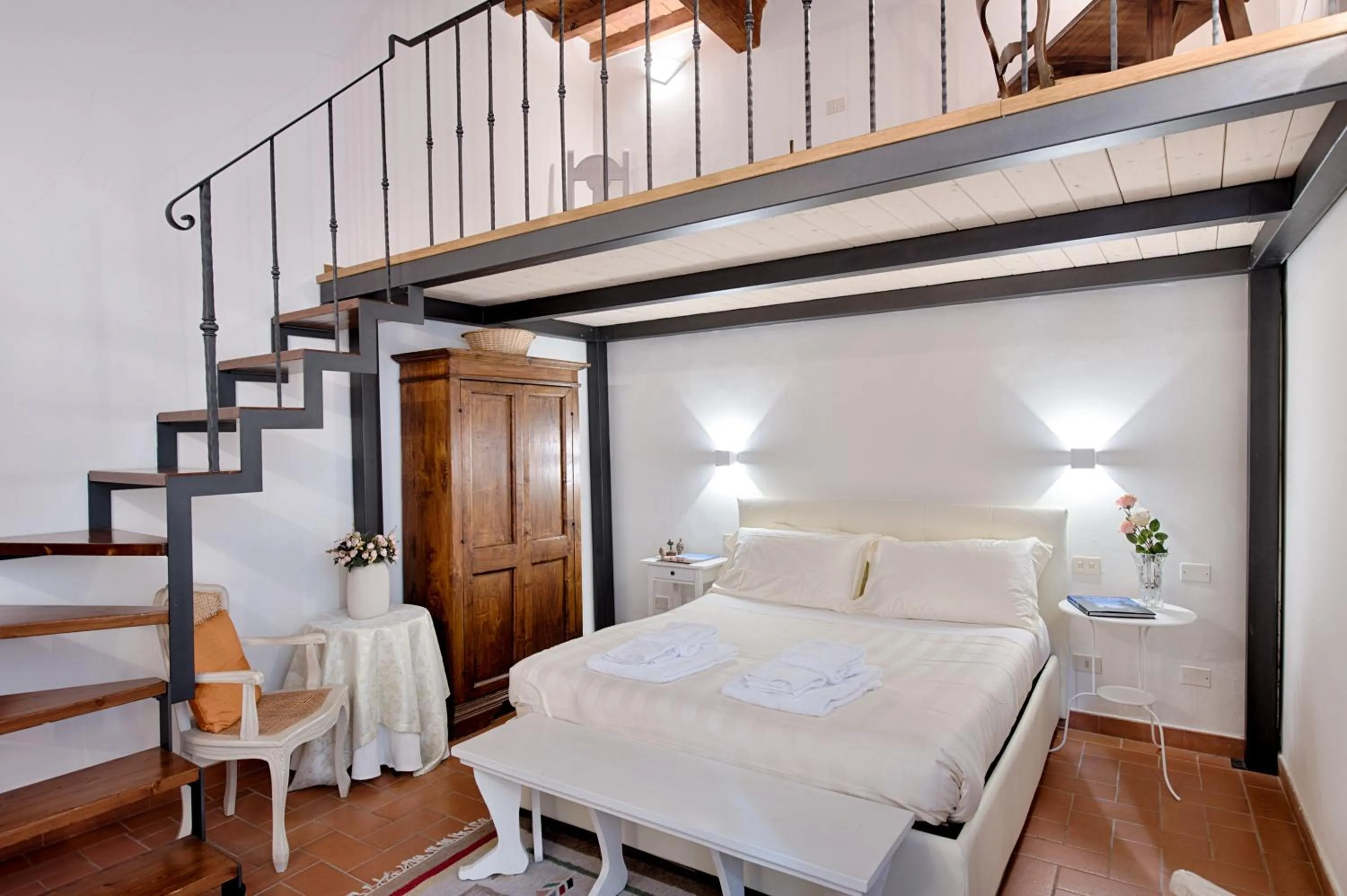 Bed in Corte al Duomo by Mmega