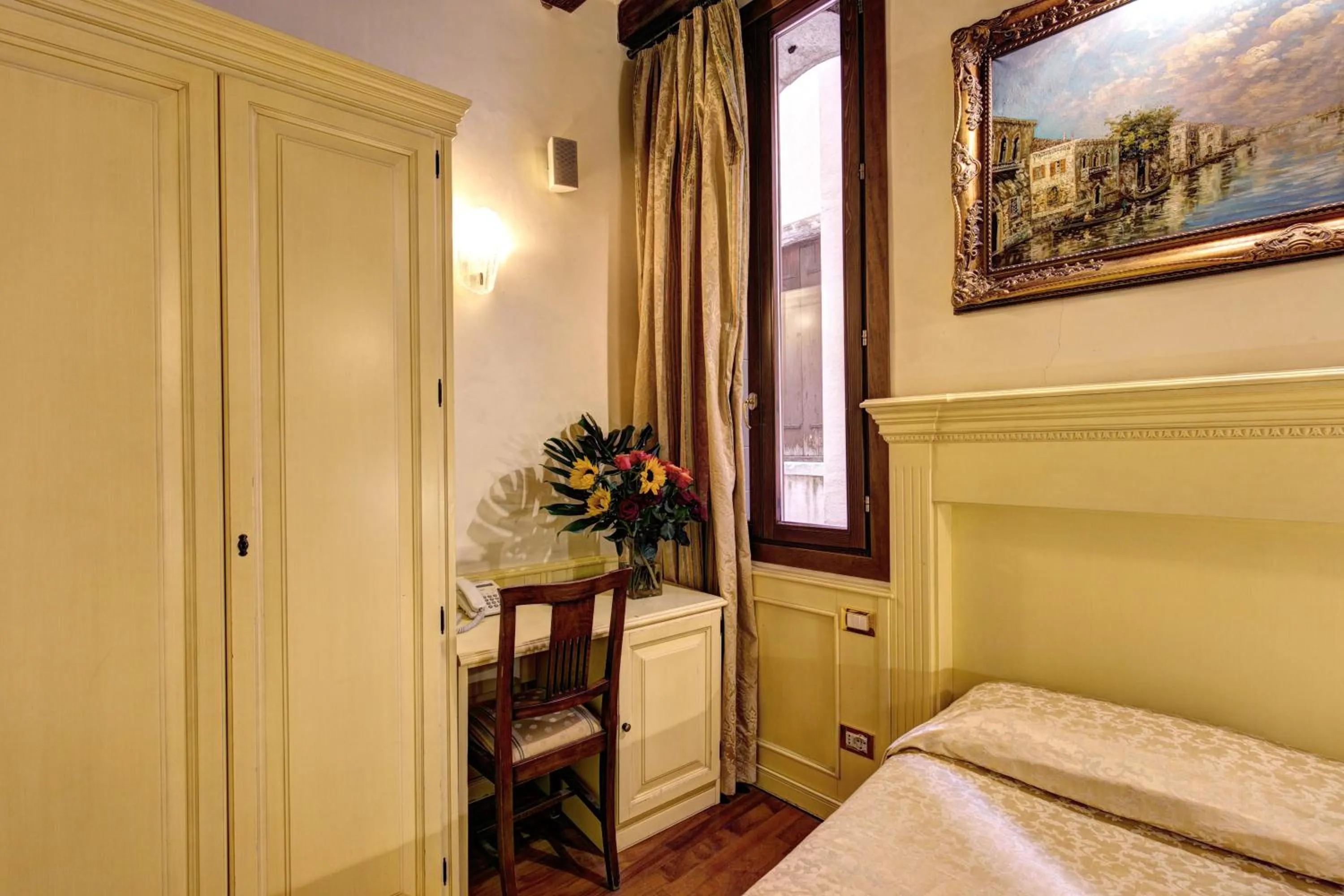 Decorative detail, Bed in Palazzo La Scala