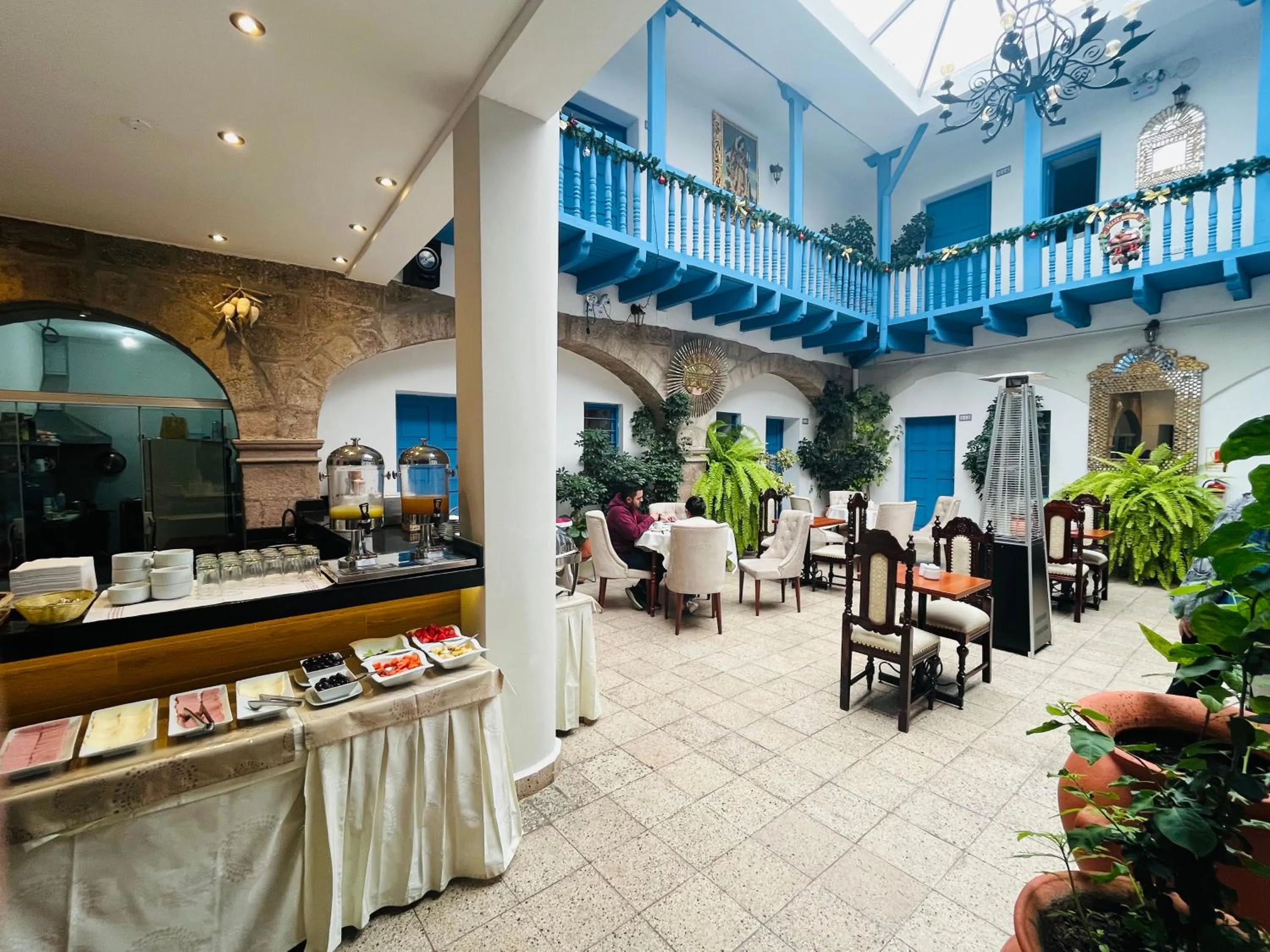 Restaurant/places to eat in Hotel Rojas Inn