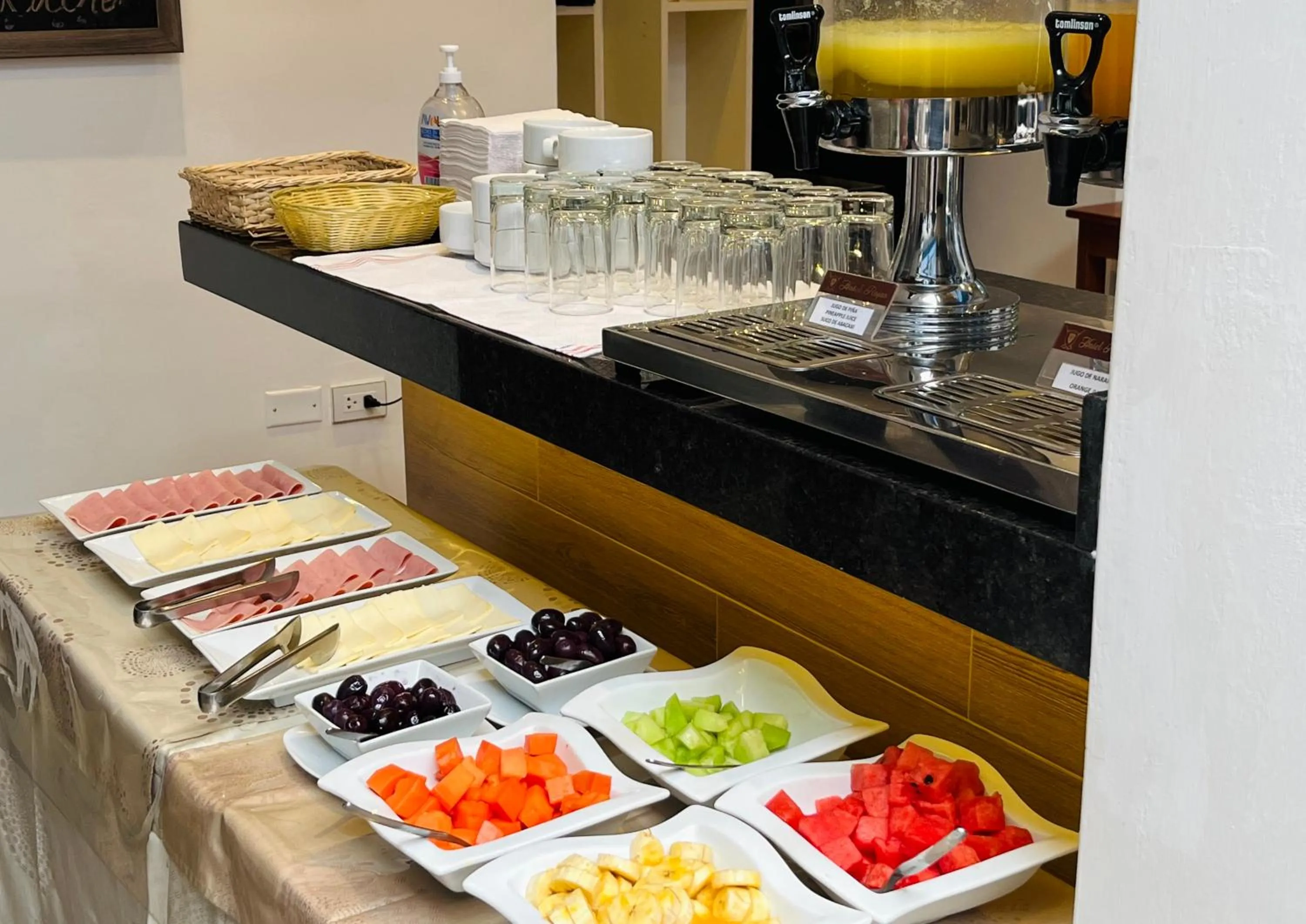 Breakfast in Hotel Rojas Inn