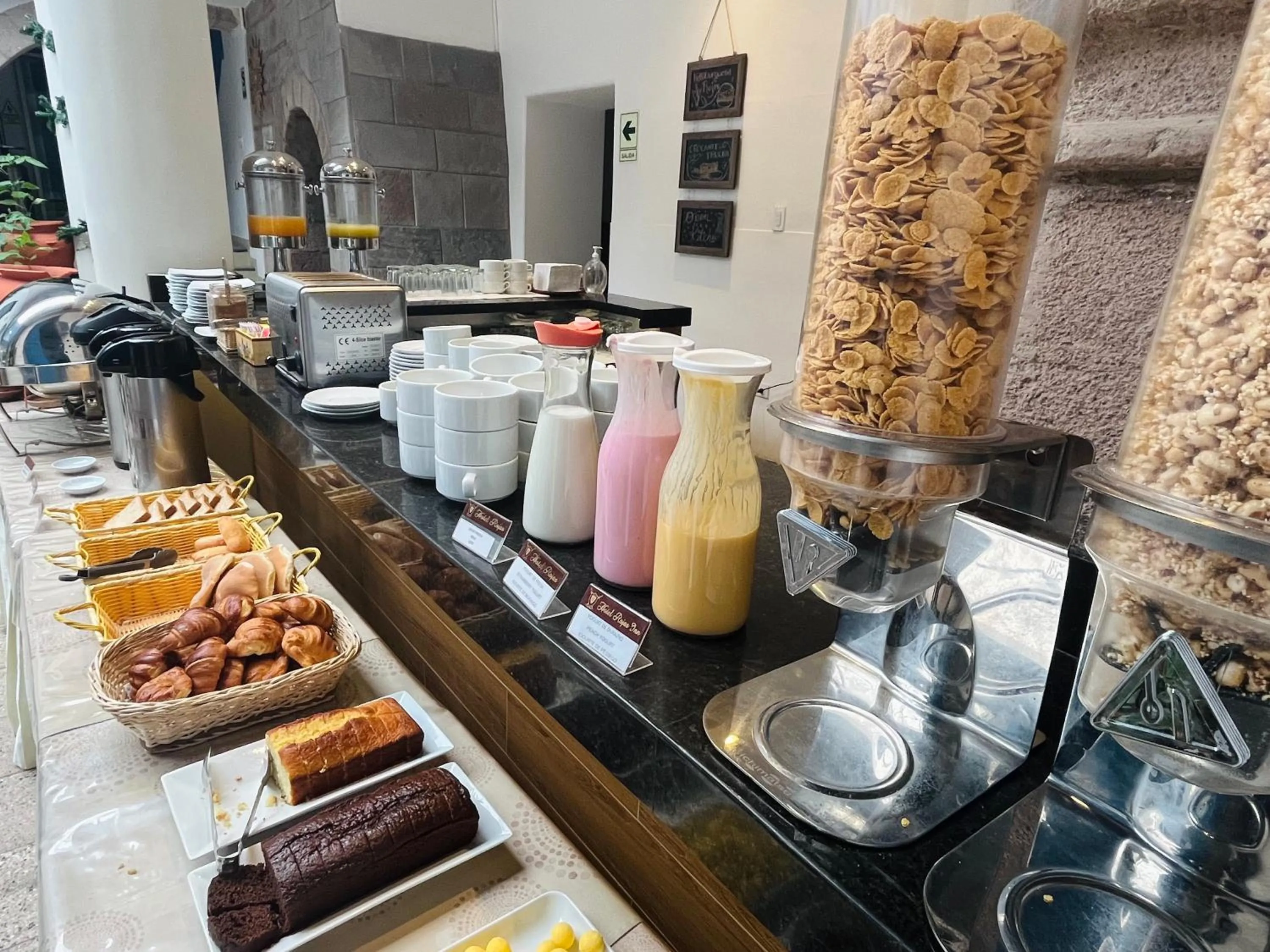 Breakfast in Hotel Rojas Inn