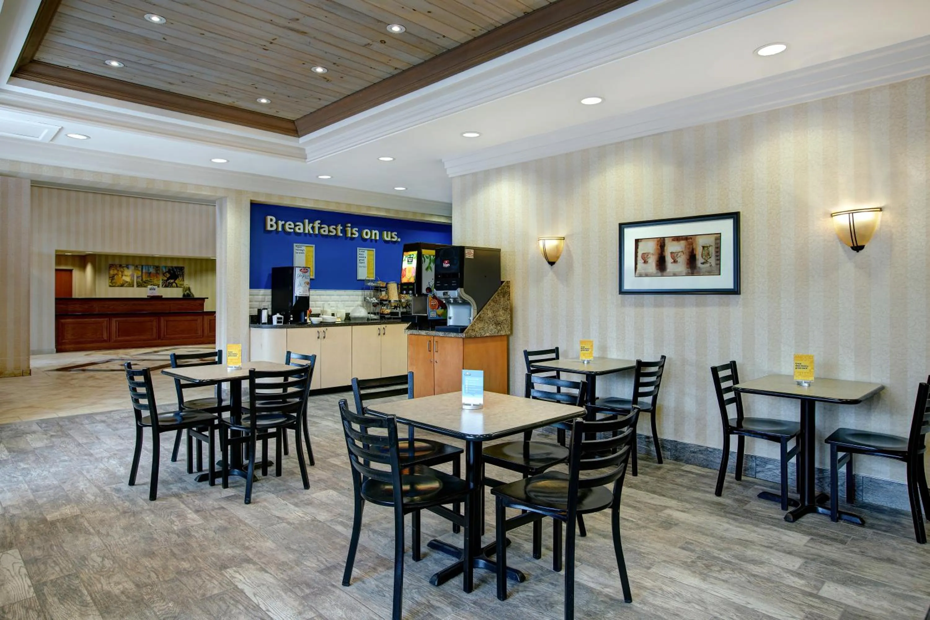 Breakfast in Days Inn & Suites by Wyndham Collingwood
