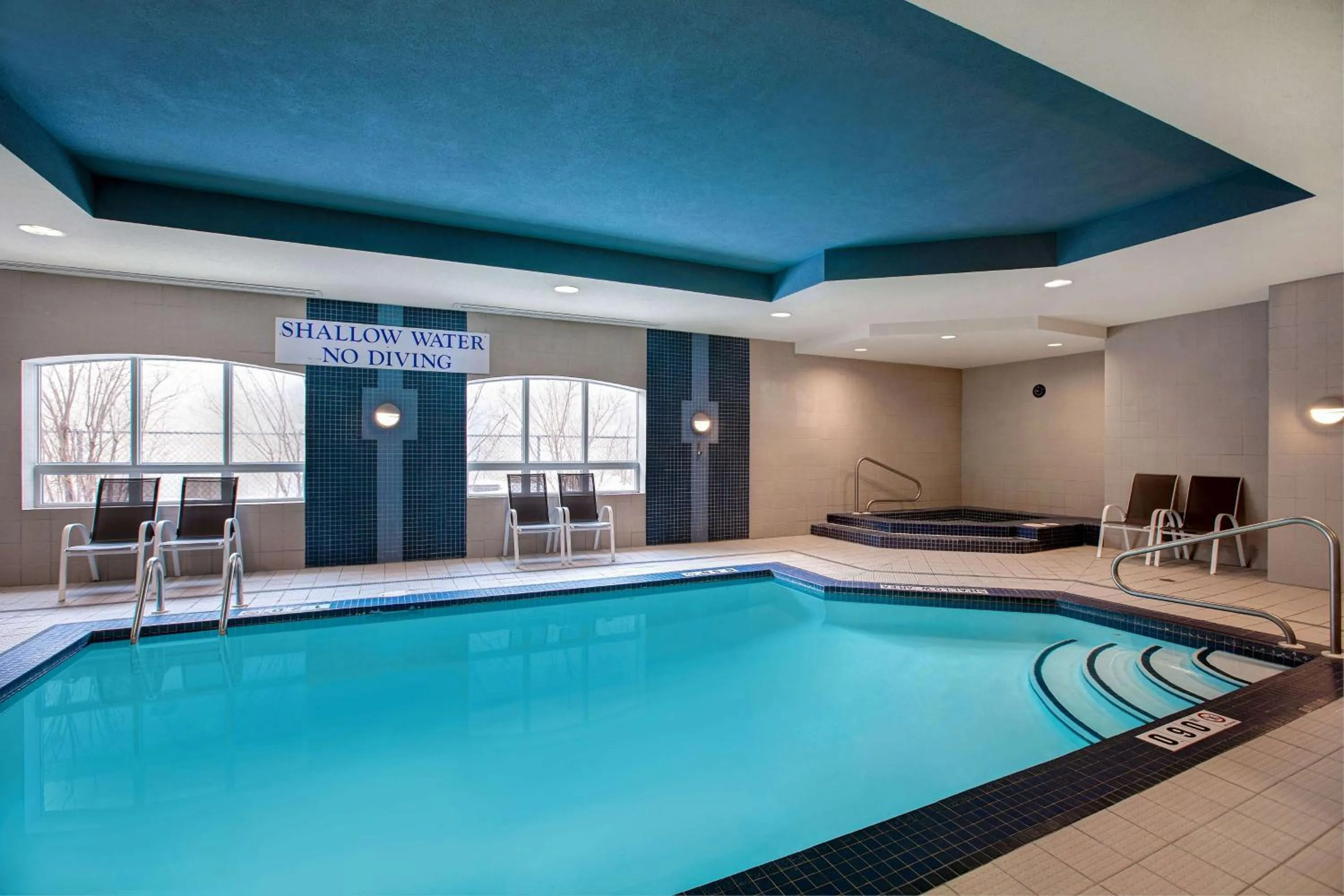 Pool view in Days Inn & Suites by Wyndham Collingwood