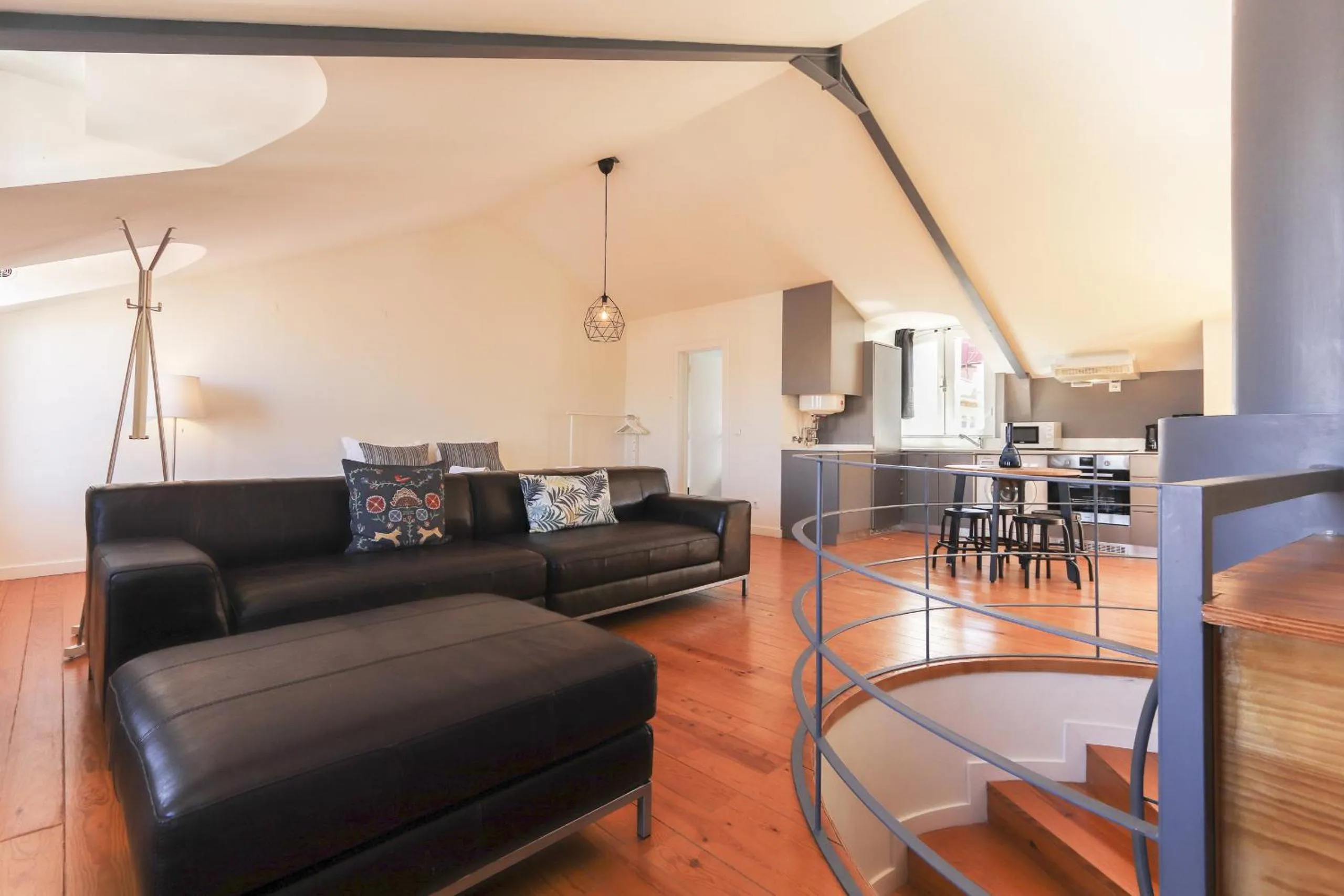 Communal lounge/ TV room in Santa Catarina Stylish by Homing