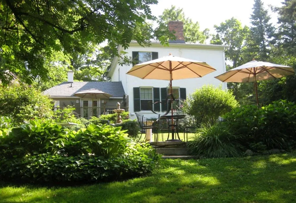 Historic Lyons House