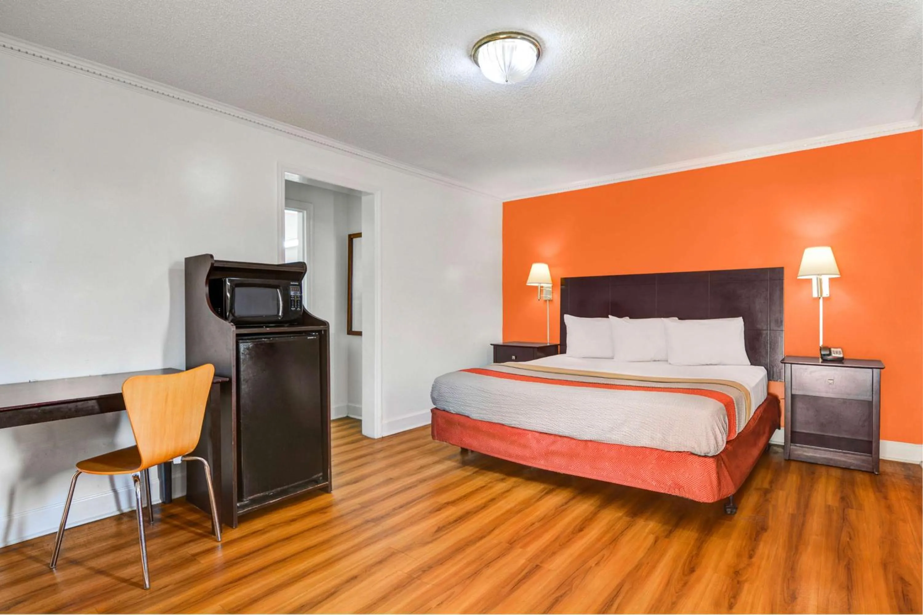 Photo of the whole room, Bed in Motel 6-Americus, GA