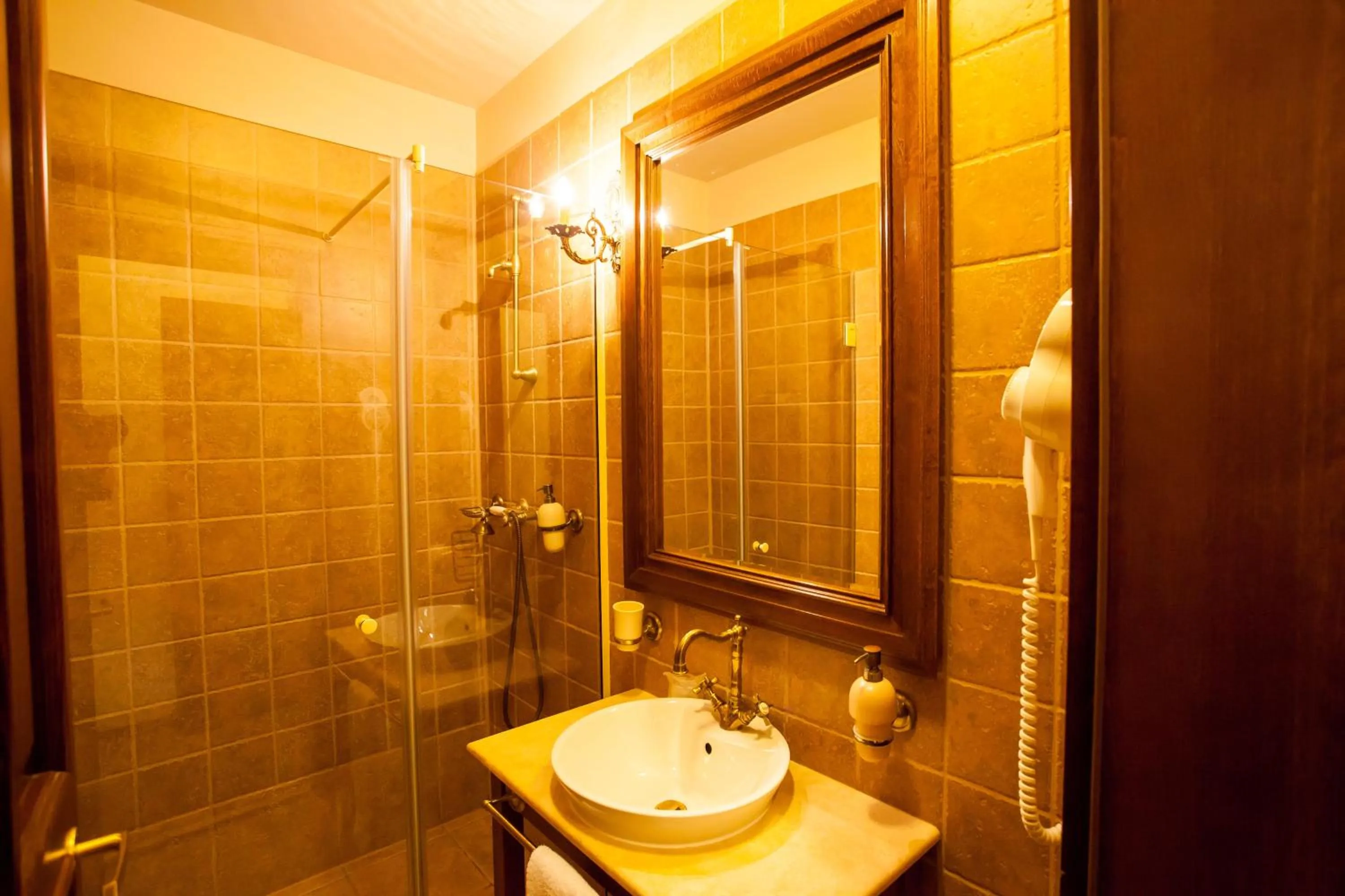 Shower in Hotel Bella Muzica